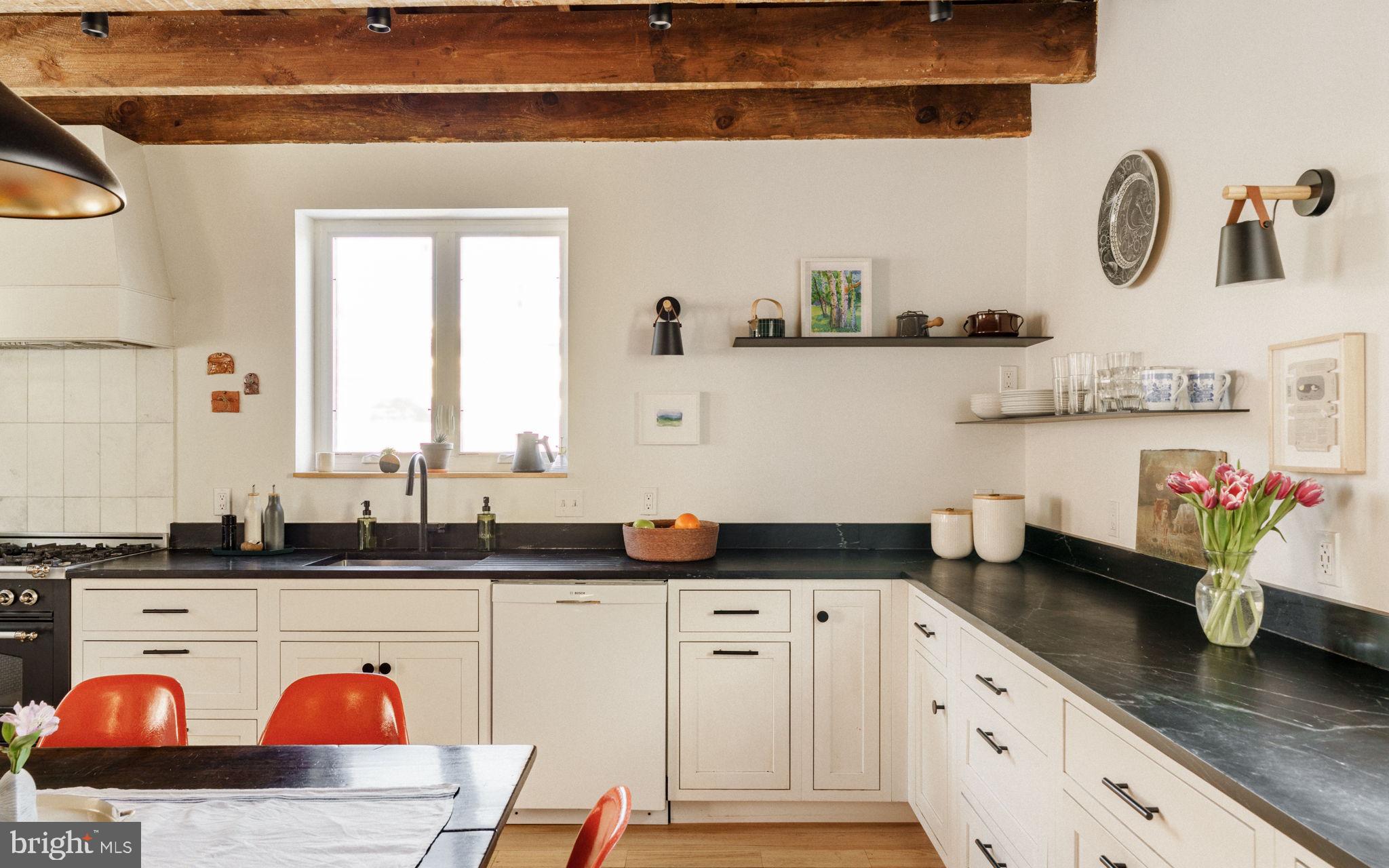 CHESTNUT HILL - Residential