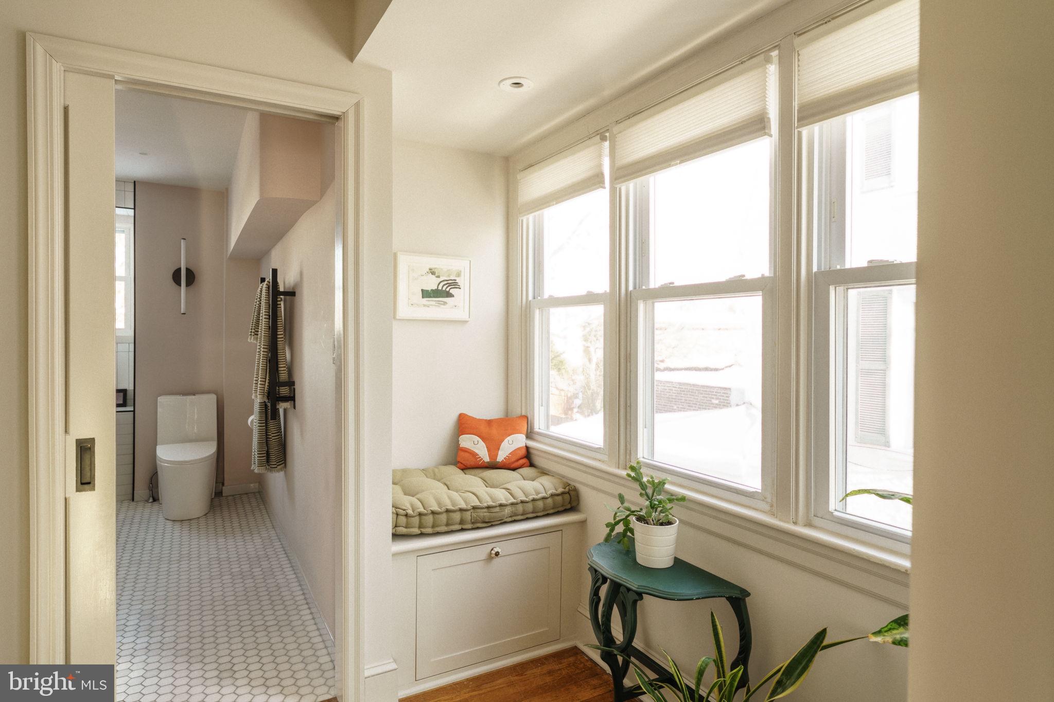 CHESTNUT HILL - Residential