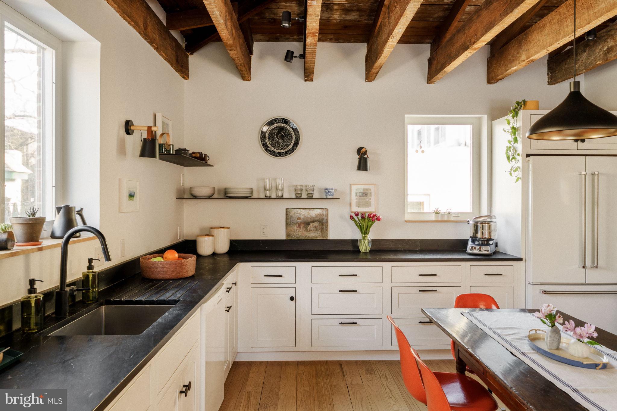 CHESTNUT HILL - Residential