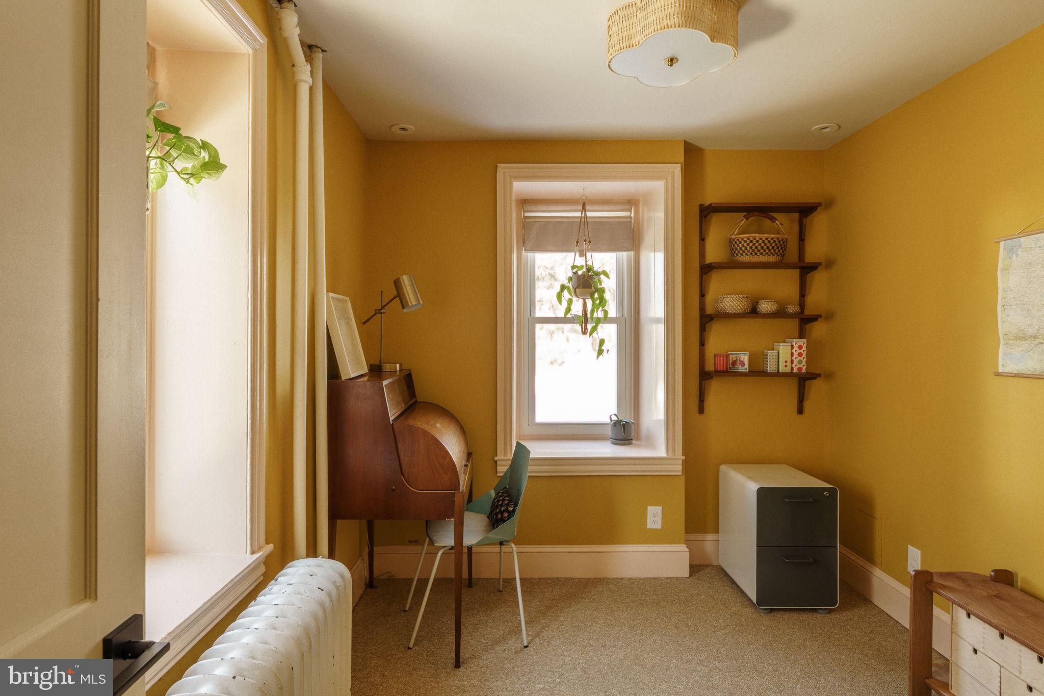 CHESTNUT HILL - Residential