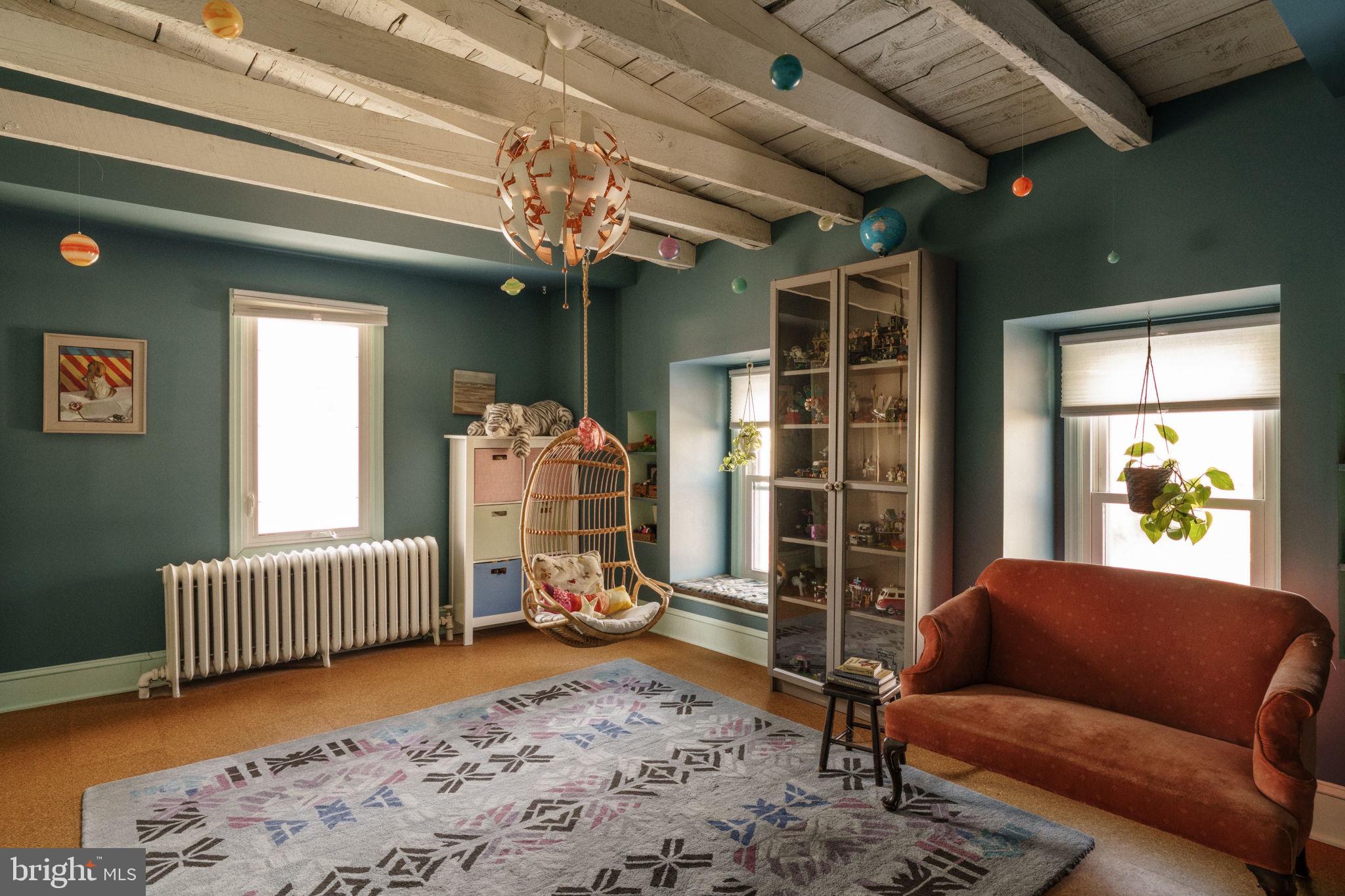 CHESTNUT HILL - Residential