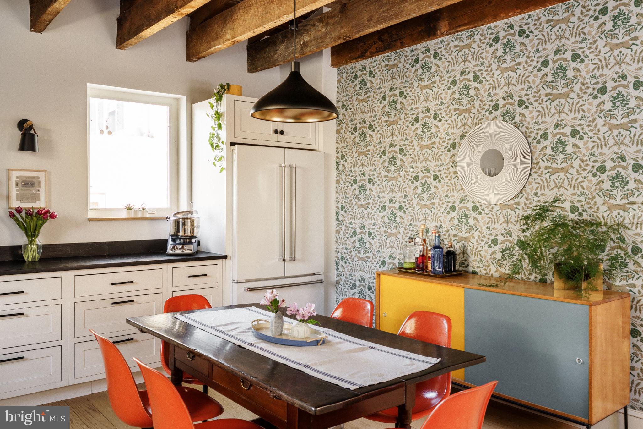 CHESTNUT HILL - Residential