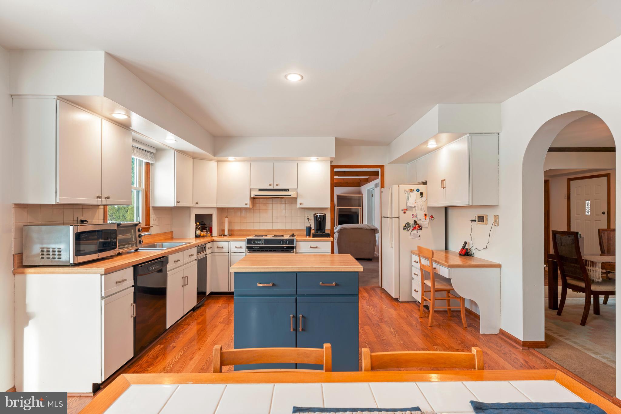 HOLLAND ACRES - Residential