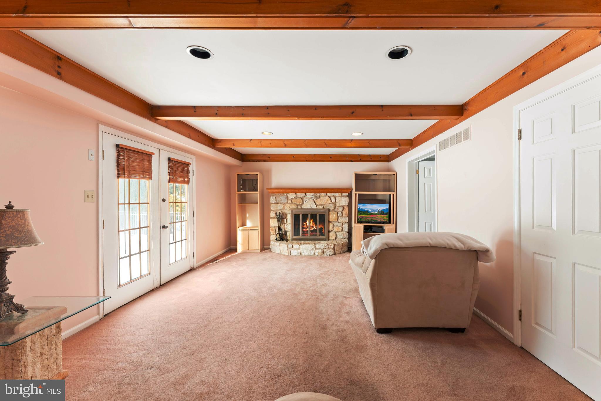 HOLLAND ACRES - Residential