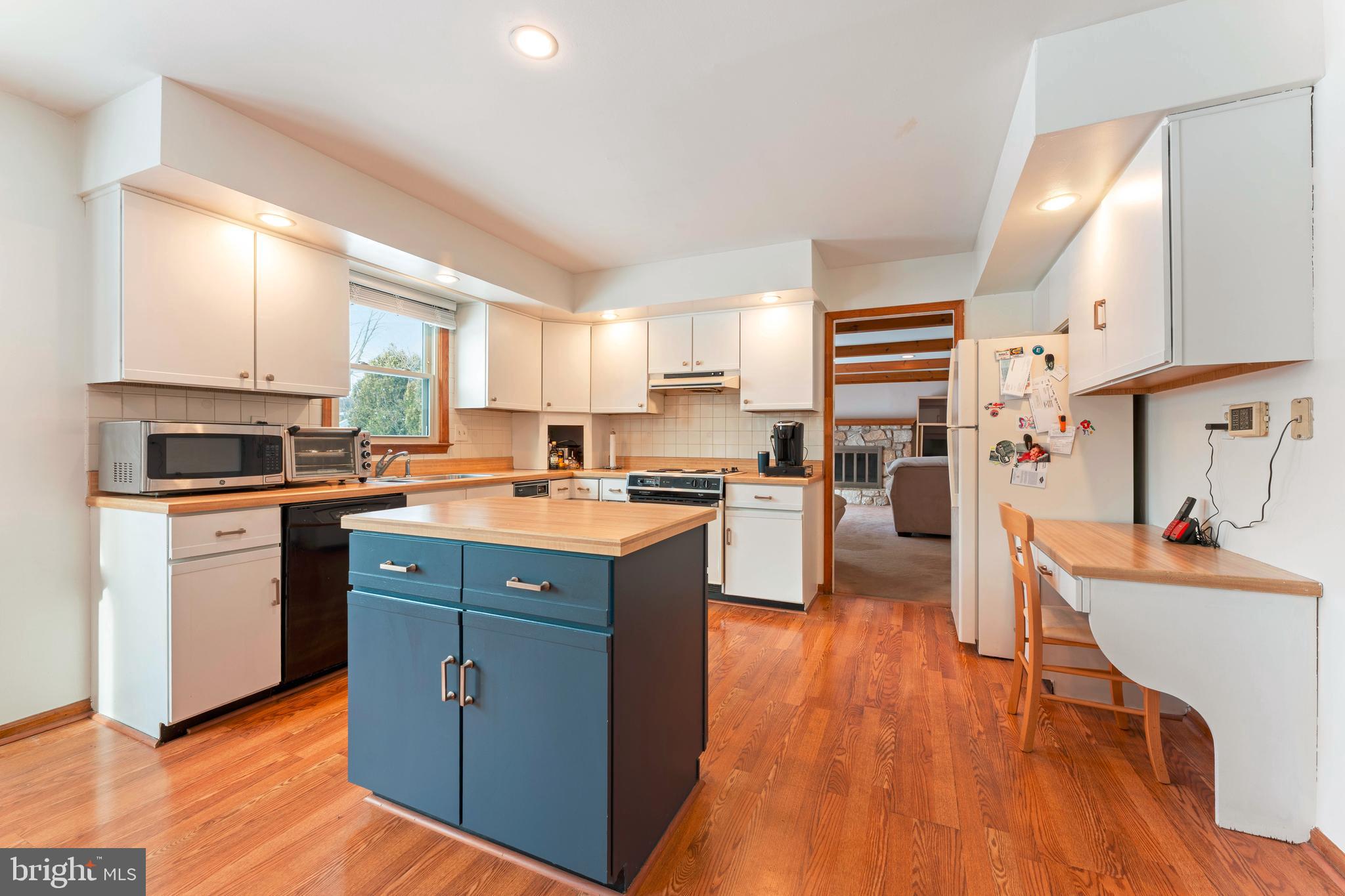 HOLLAND ACRES - Residential