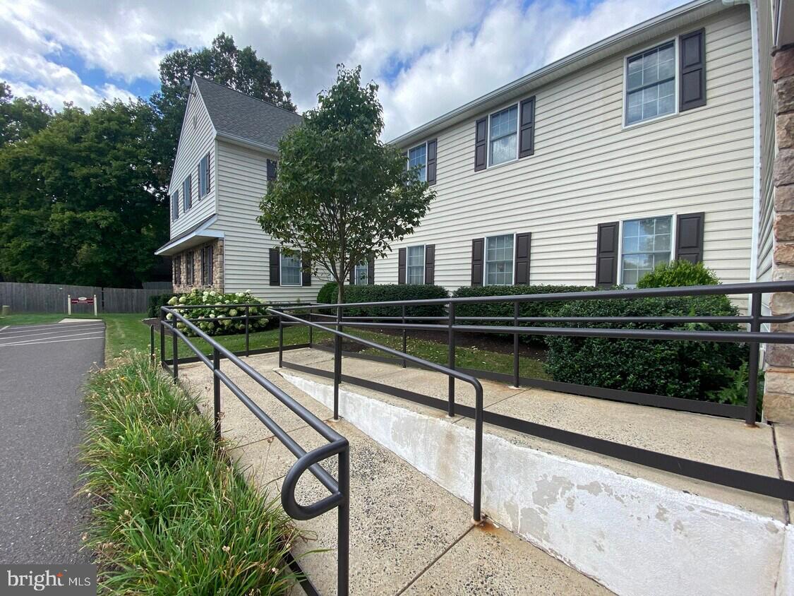 NEW BRITIAN - Commercial Lease