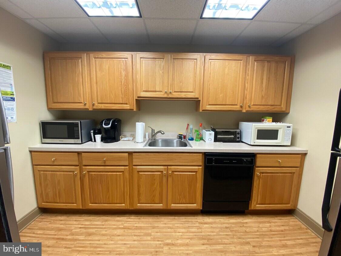 NEW BRITIAN - Commercial Lease