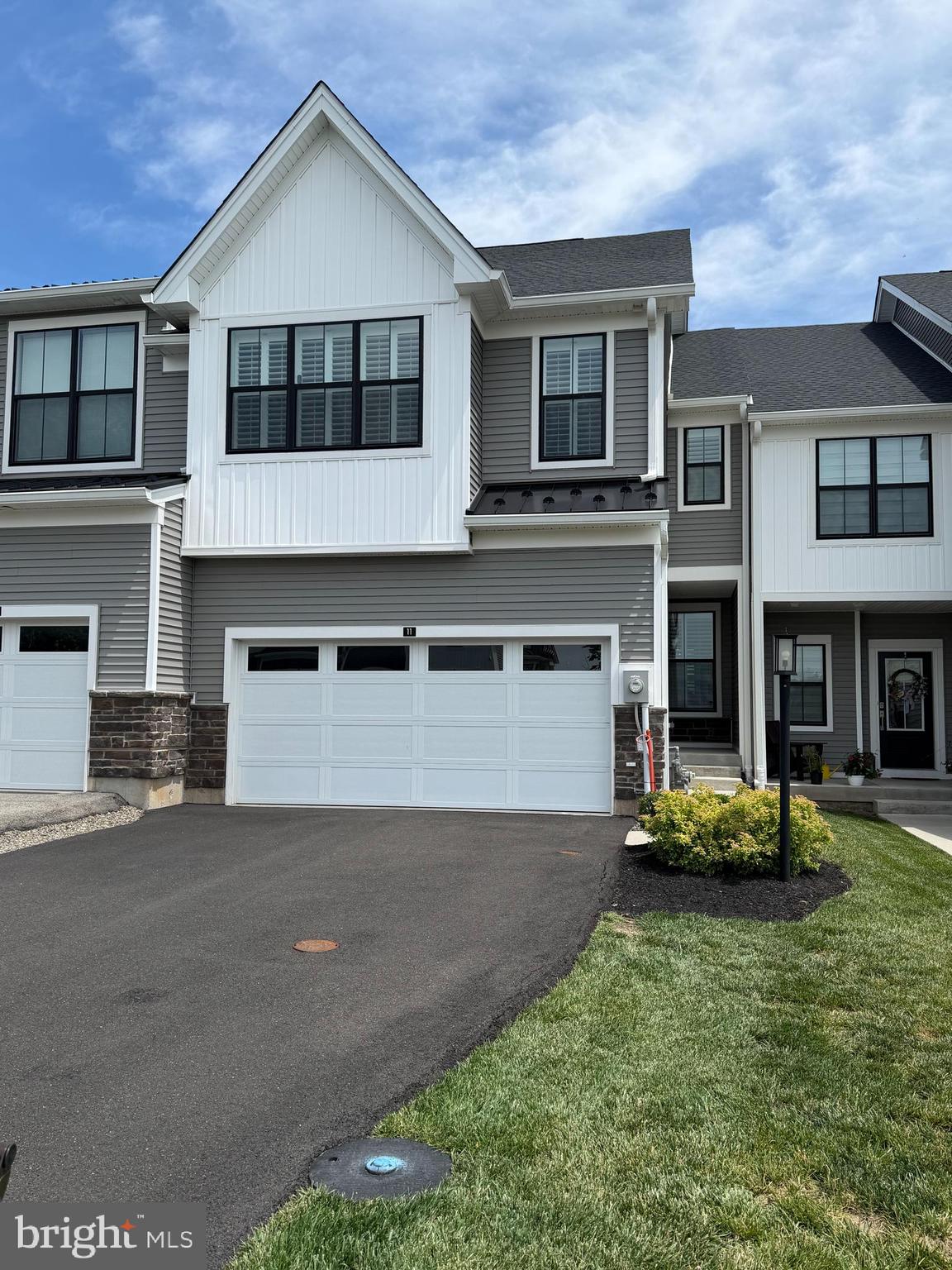 11 UMBRELL DRIVE