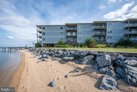 17 Lincoln Avenue Unit 104, Colonial Beach, VA MLS: VAWE2008864