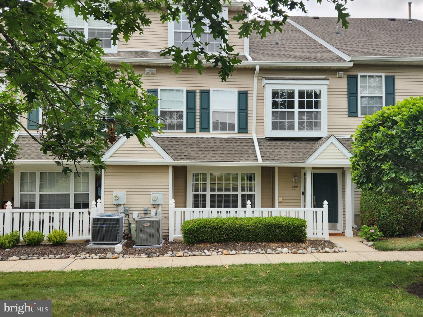 1510 CAROL COURT