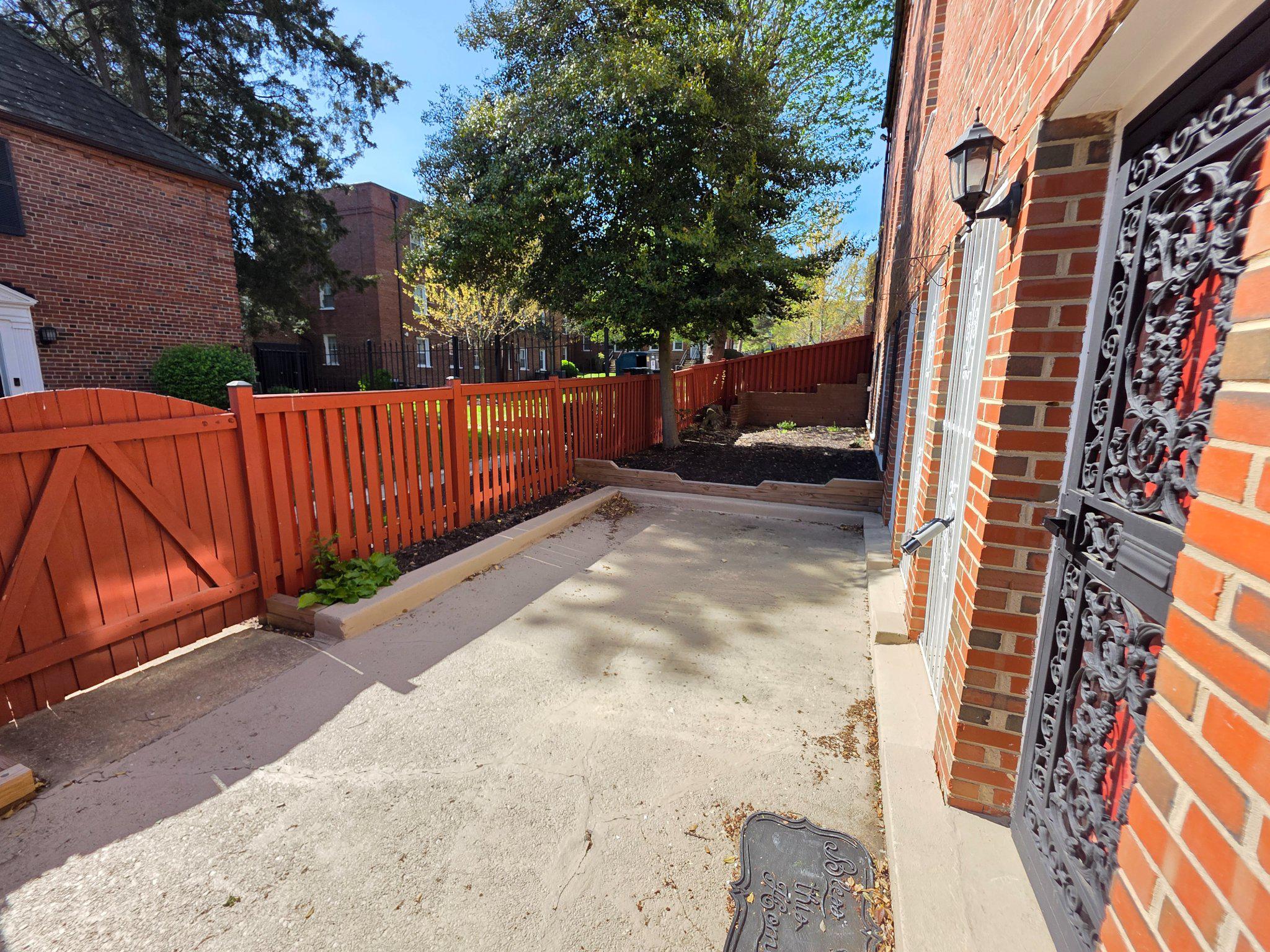 3906 SOUTHERN AVENUE SE A