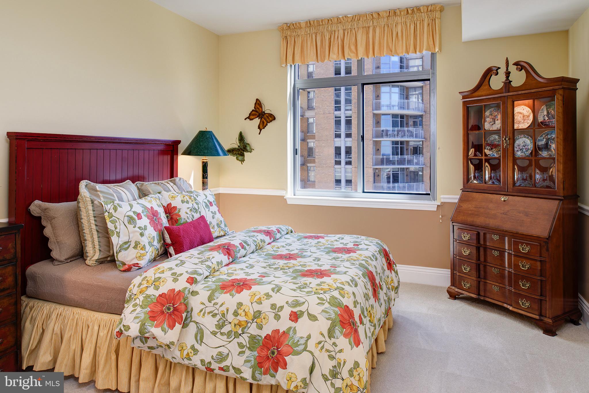 MIDTOWN AT RESTON TOWN CENTER - Residential