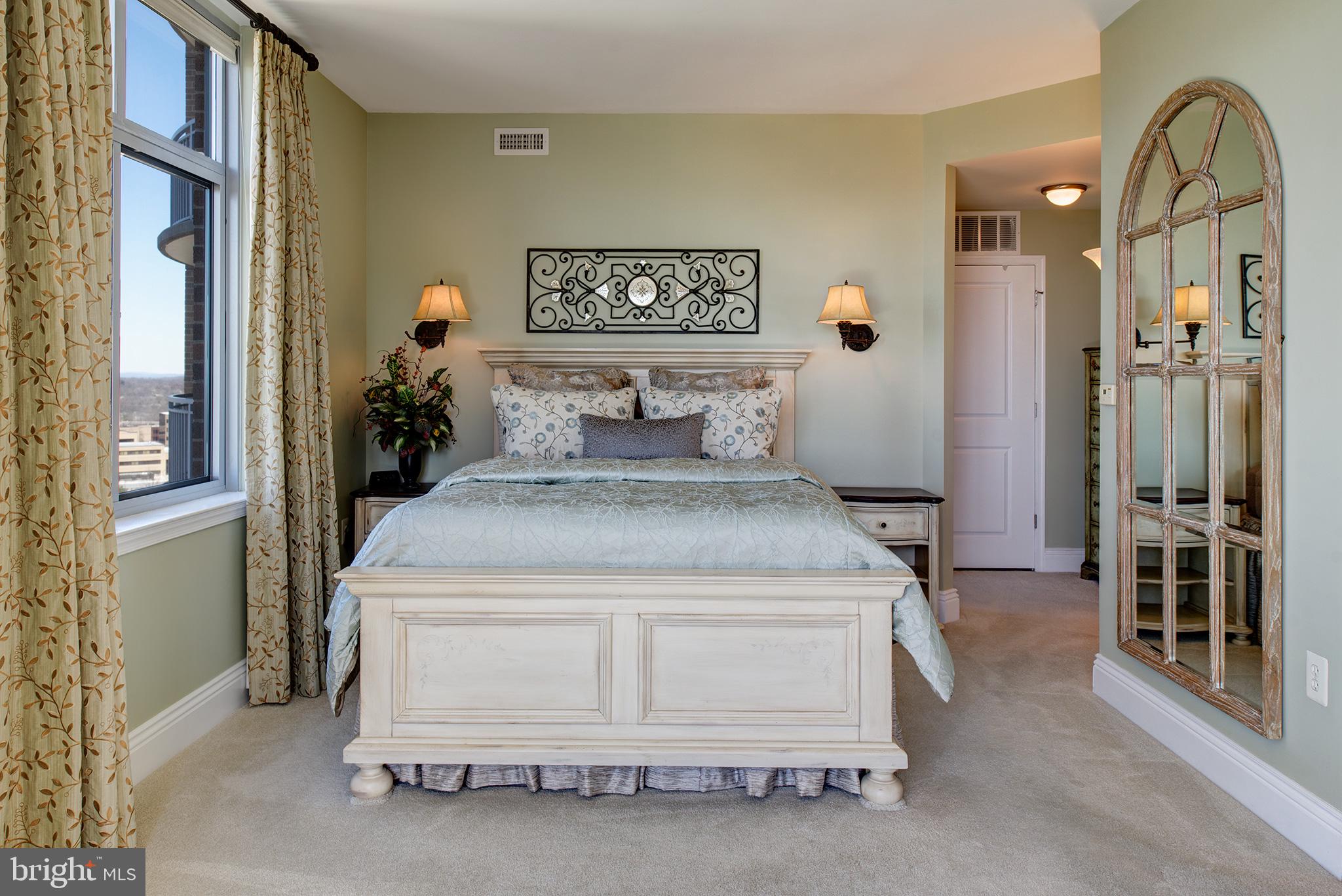 MIDTOWN AT RESTON TOWN CENTER - Residential