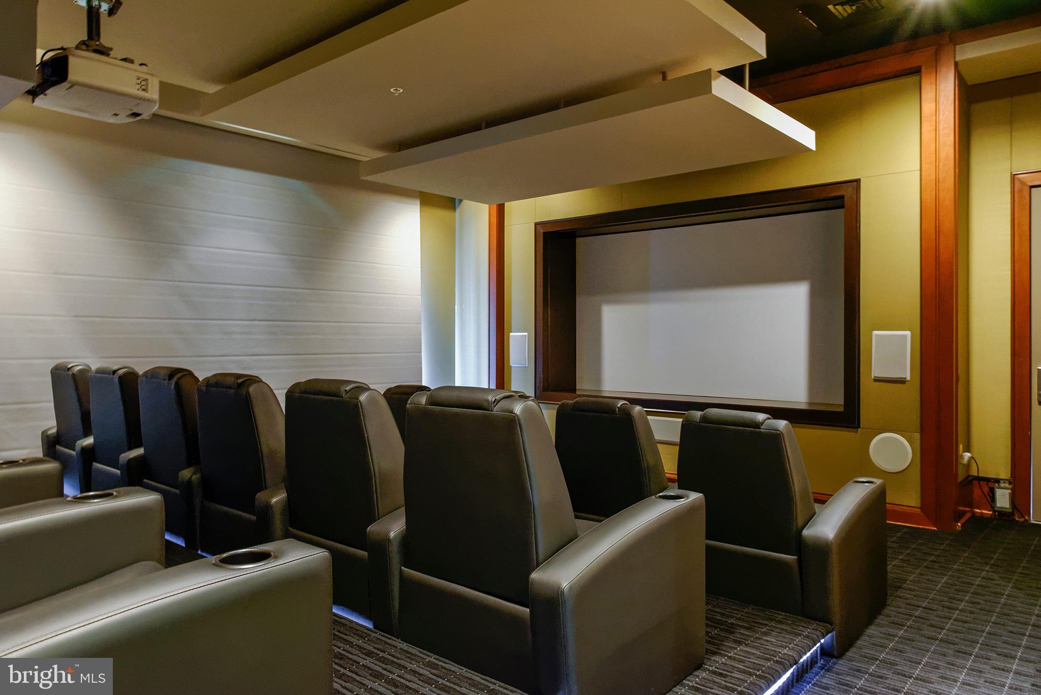 MIDTOWN AT RESTON TOWN CENTER - Residential