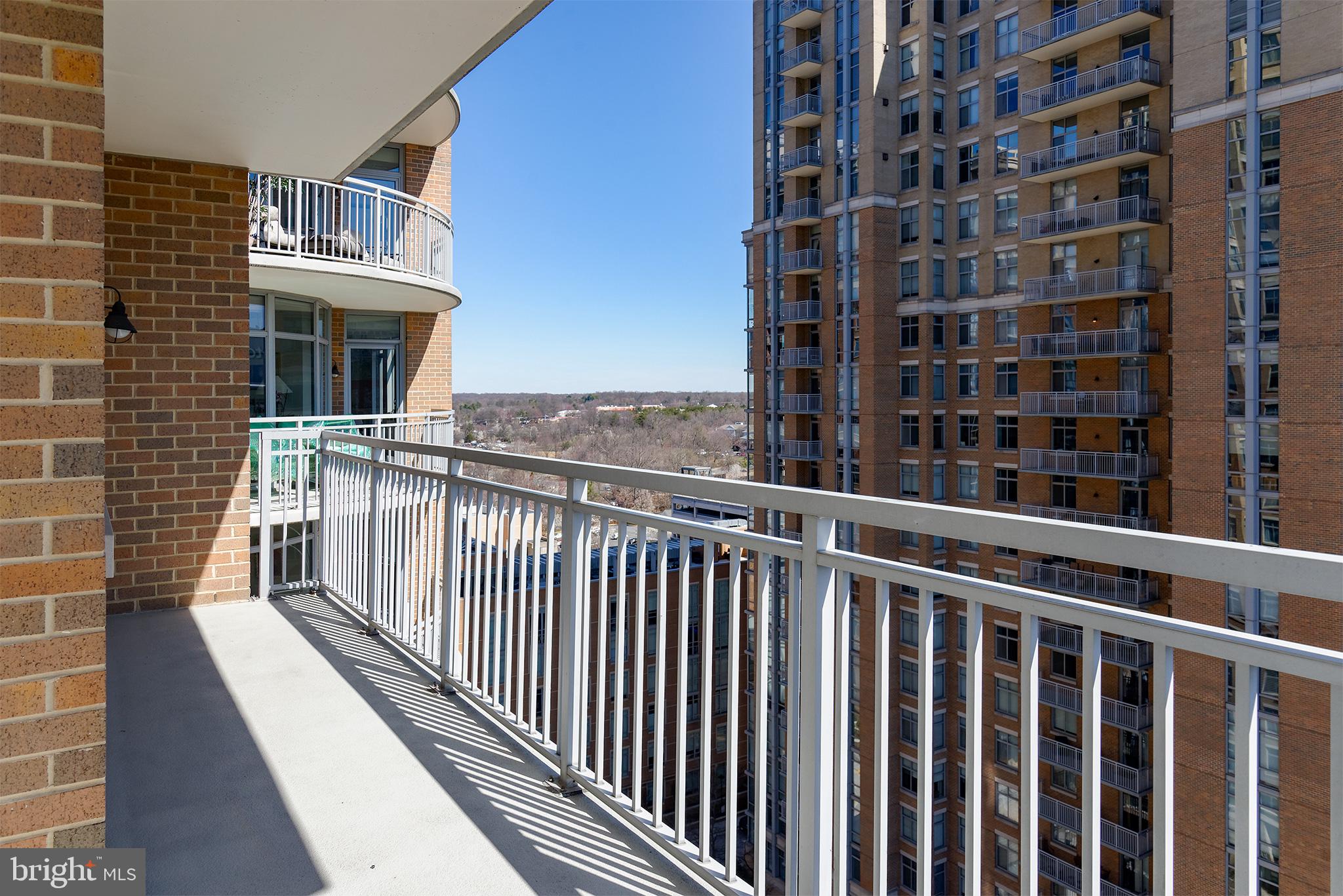 MIDTOWN AT RESTON TOWN CENTER - Residential
