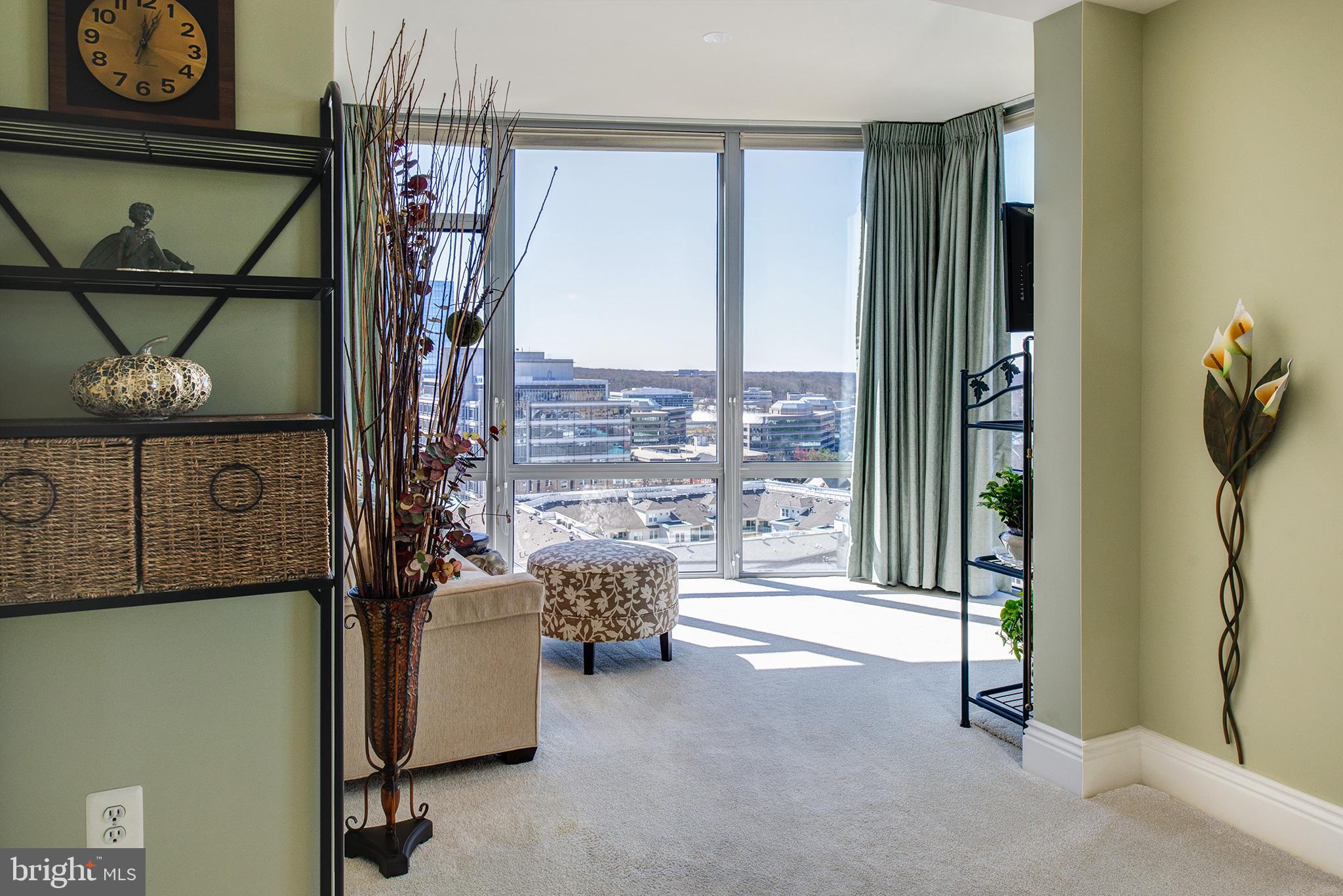 MIDTOWN AT RESTON TOWN CENTER - Residential