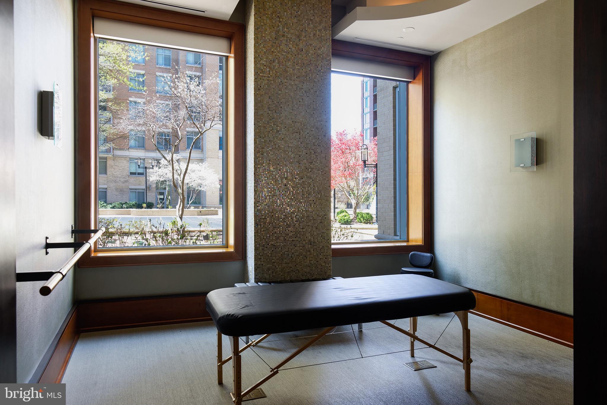 MIDTOWN AT RESTON TOWN CENTER - Residential