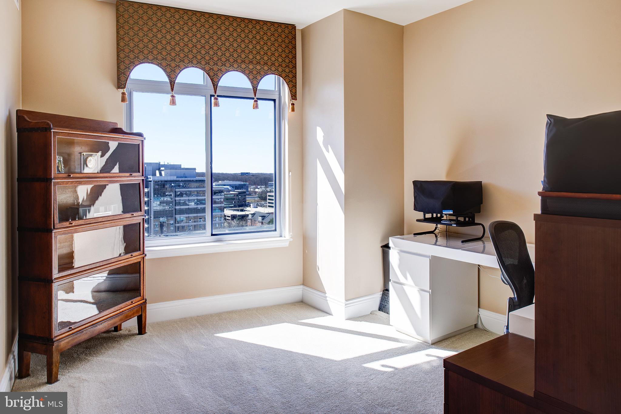 MIDTOWN AT RESTON TOWN CENTER - Residential