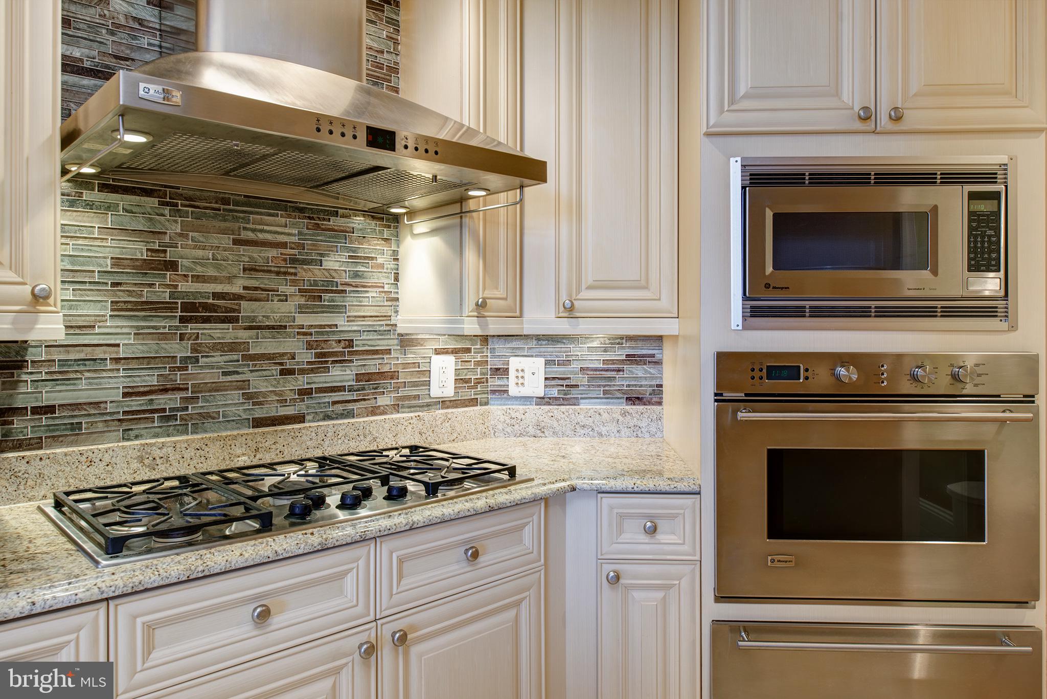 MIDTOWN AT RESTON TOWN CENTER - Residential