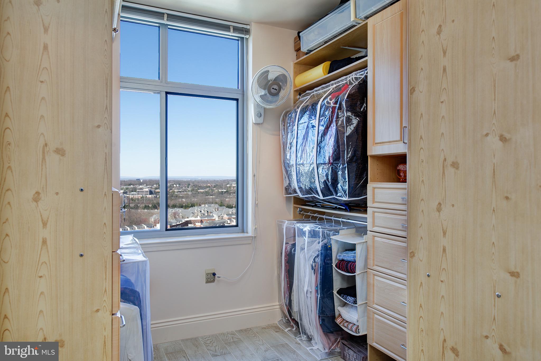 MIDTOWN AT RESTON TOWN CENTER - Residential