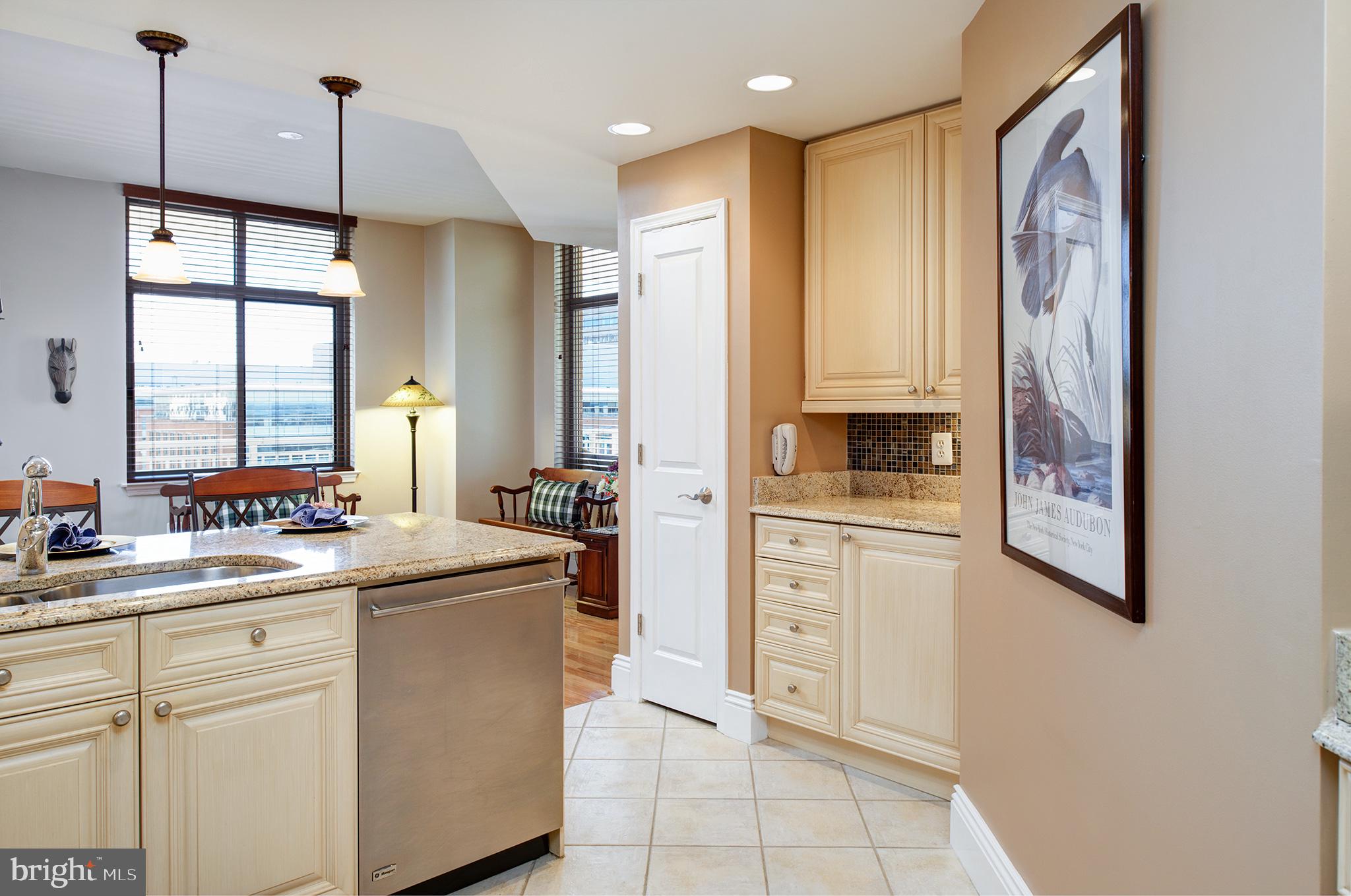 MIDTOWN AT RESTON TOWN CENTER - Residential