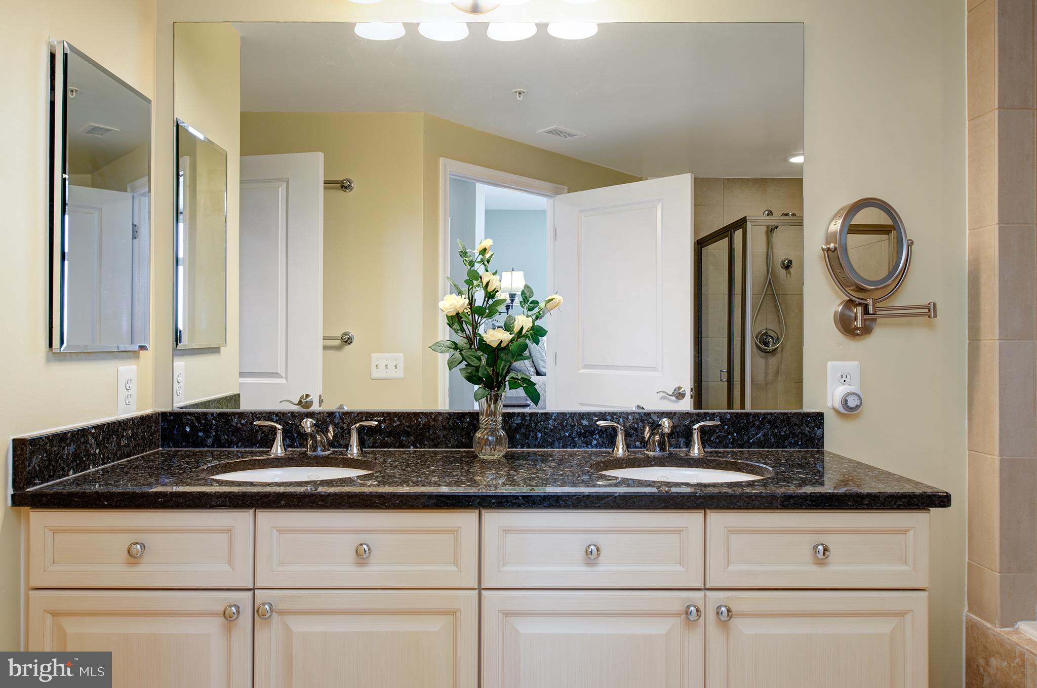 MIDTOWN AT RESTON TOWN CENTER - Residential