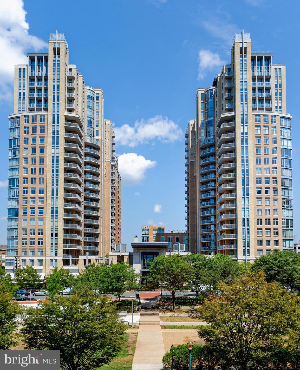 MIDTOWN AT RESTON TOWN CENTER - Residential