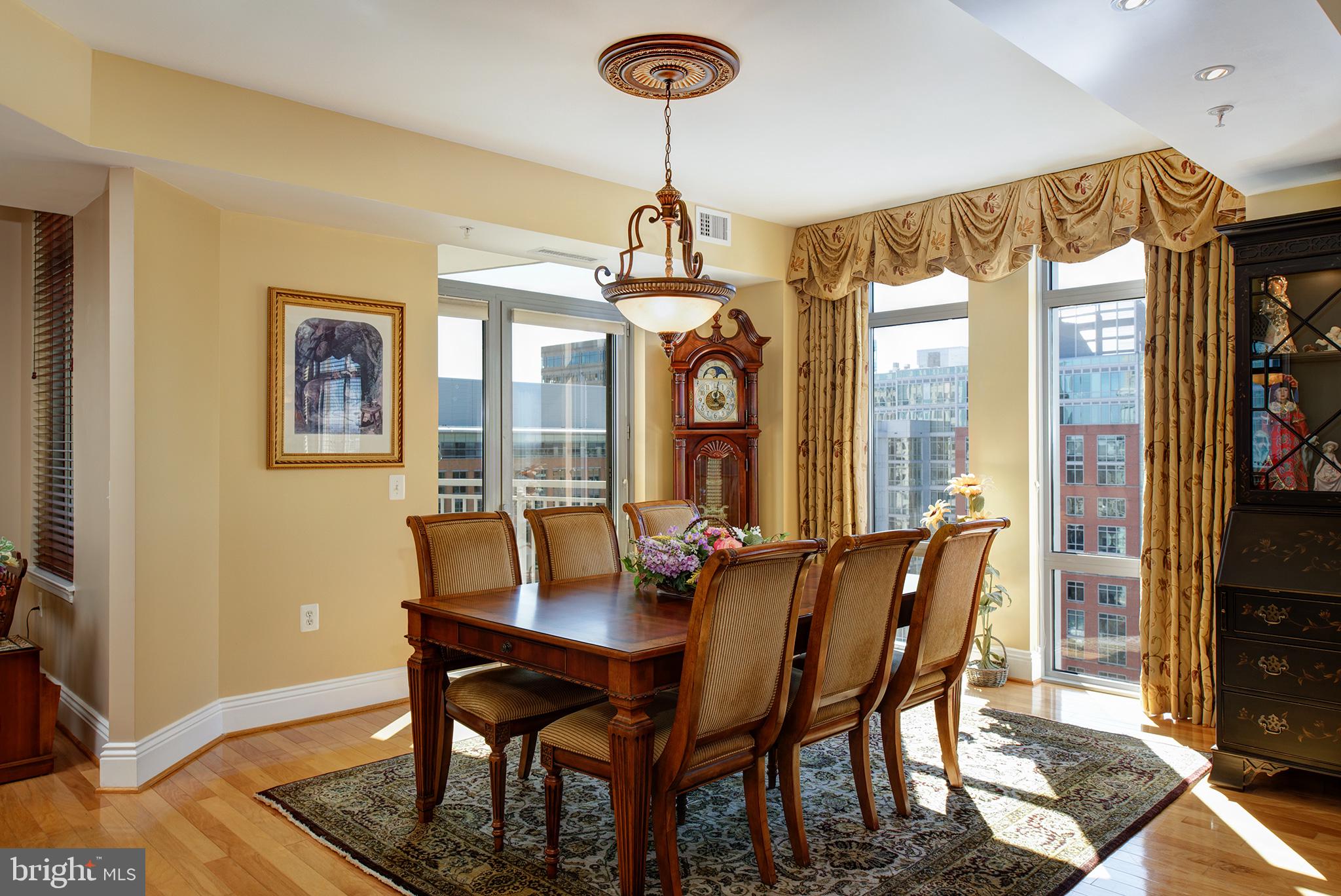 MIDTOWN AT RESTON TOWN CENTER - Residential