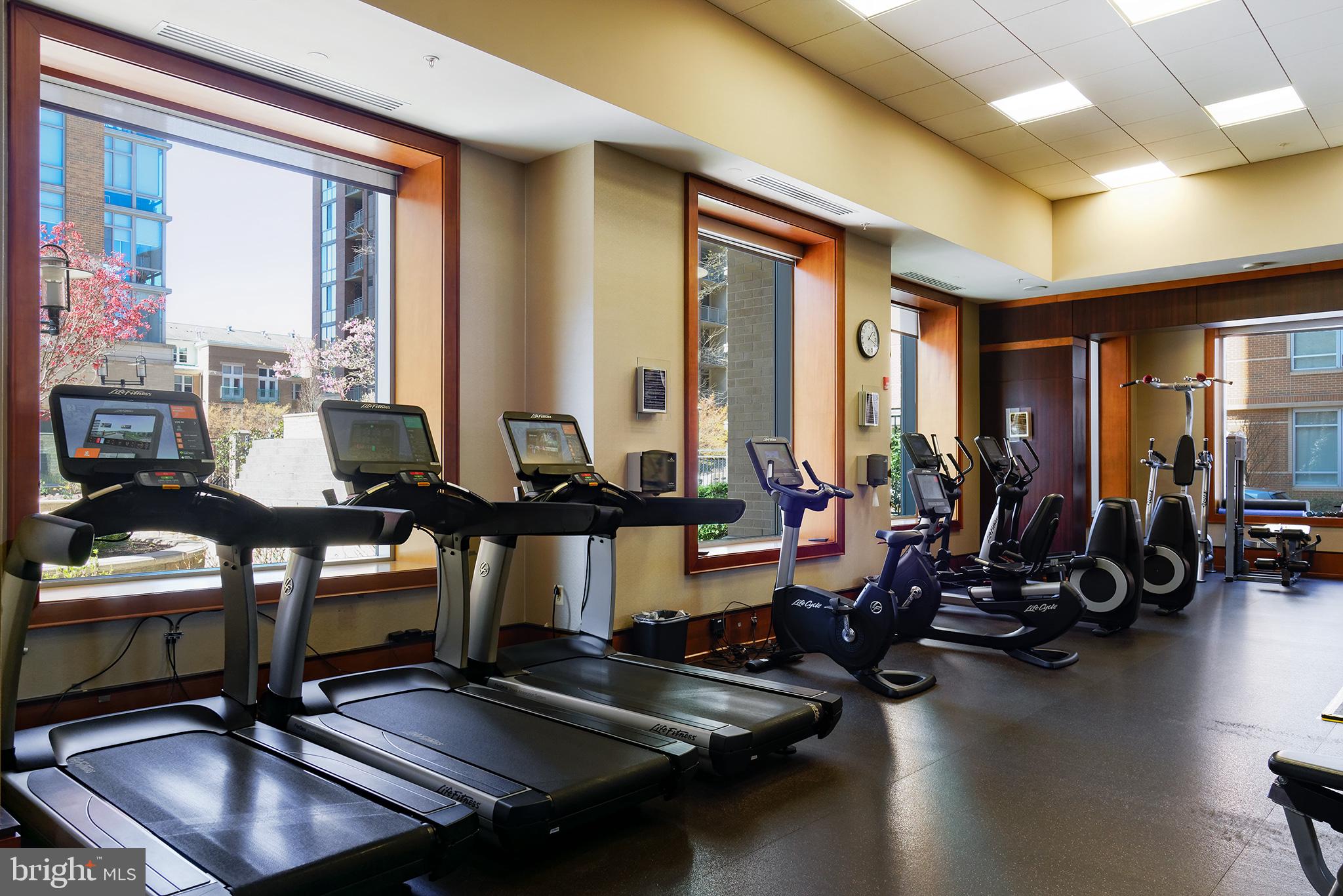 MIDTOWN AT RESTON TOWN CENTER - Residential