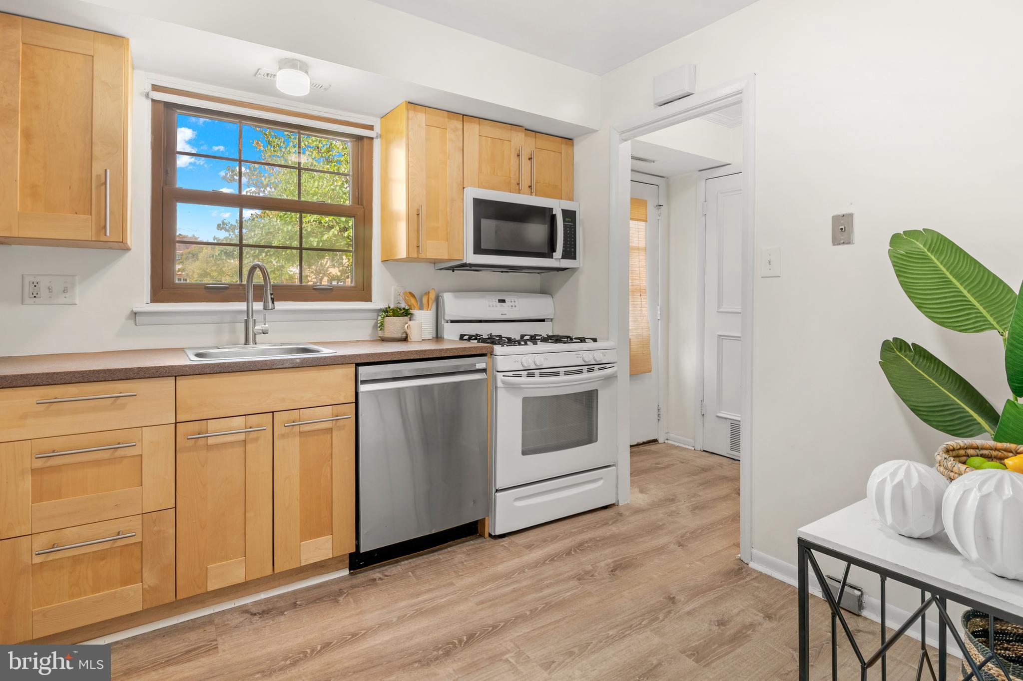 DULANEY TOWERS - Residential