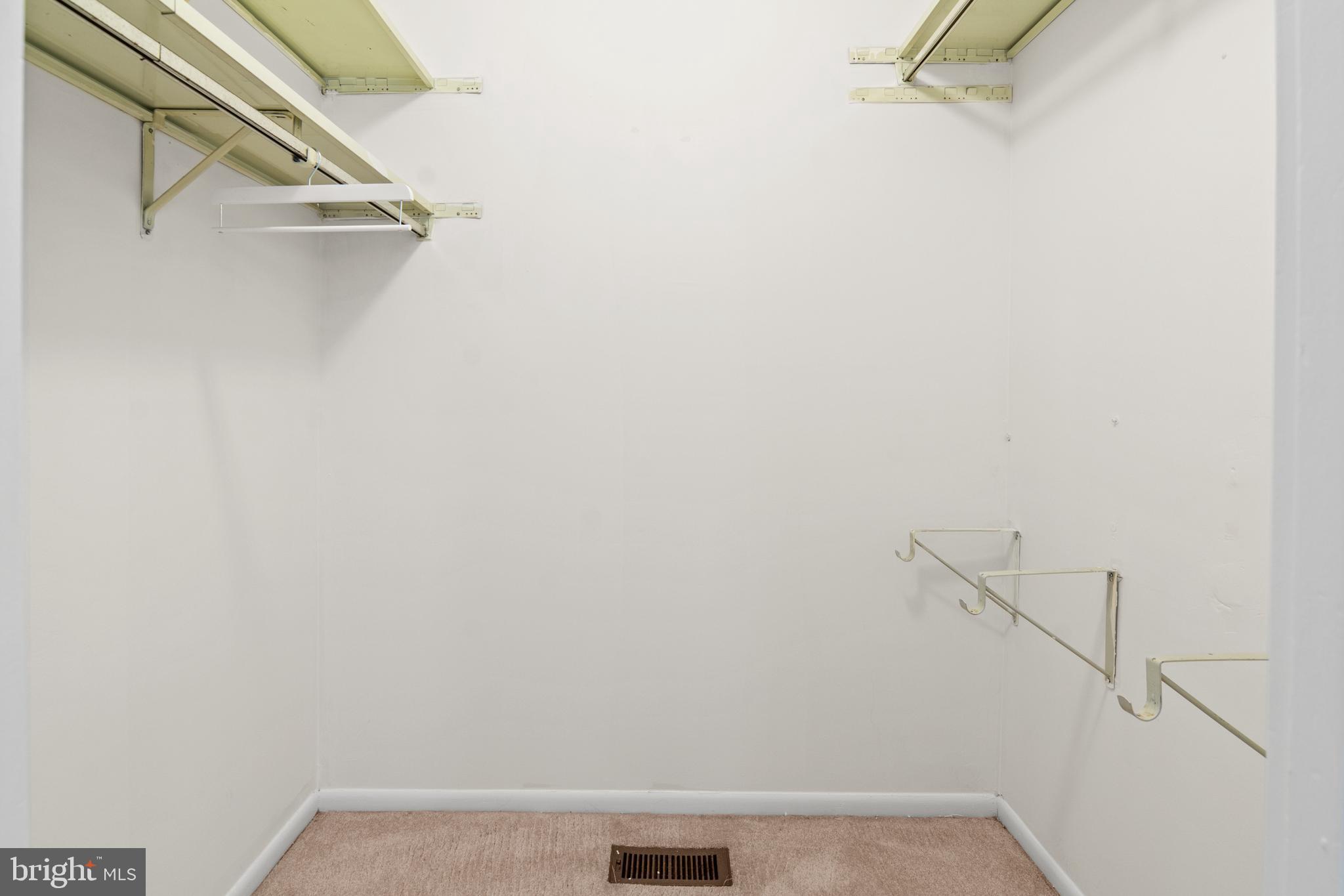 DULANEY TOWERS - Residential