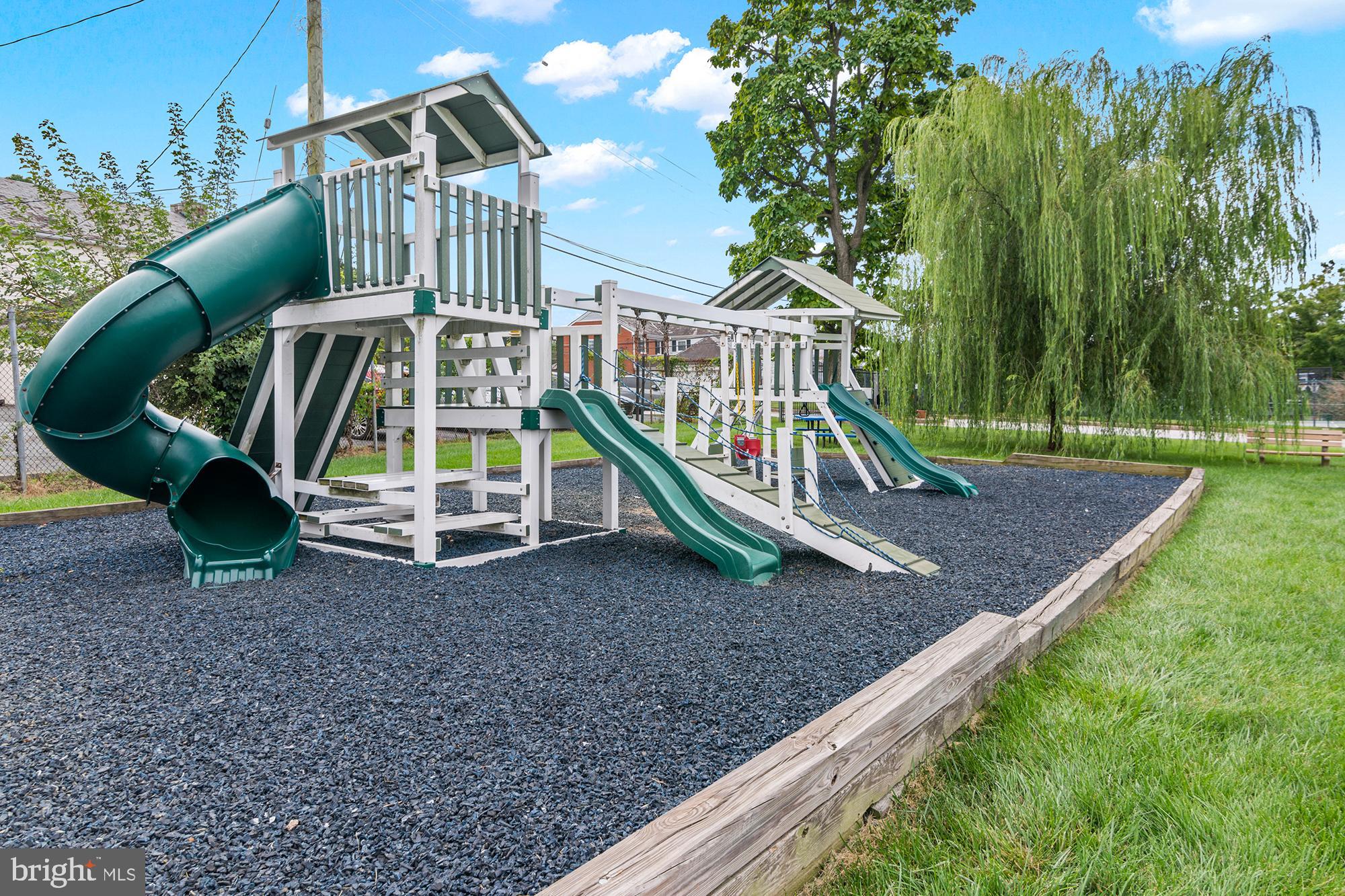 DULANEY TOWERS - Residential