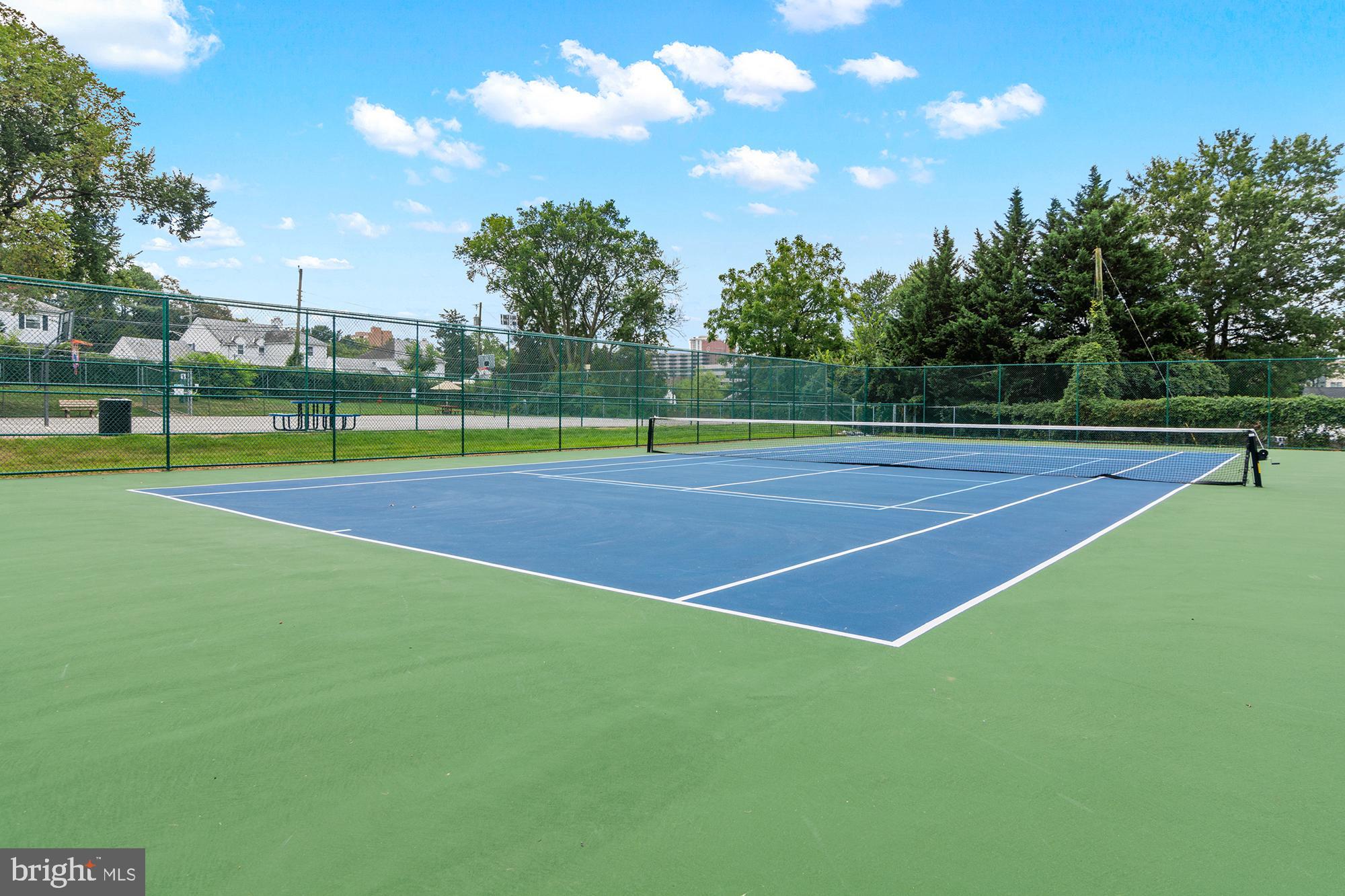 DULANEY TOWERS - Residential