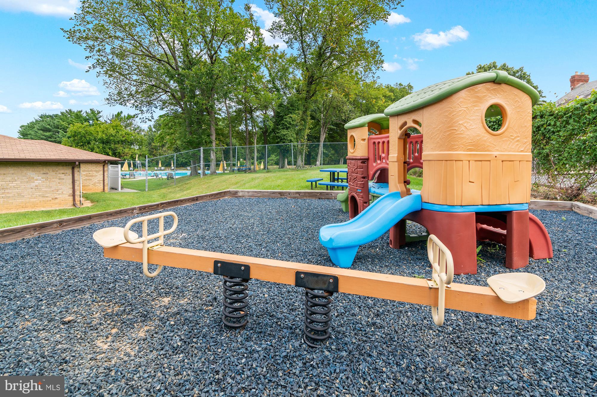 DULANEY TOWERS - Residential