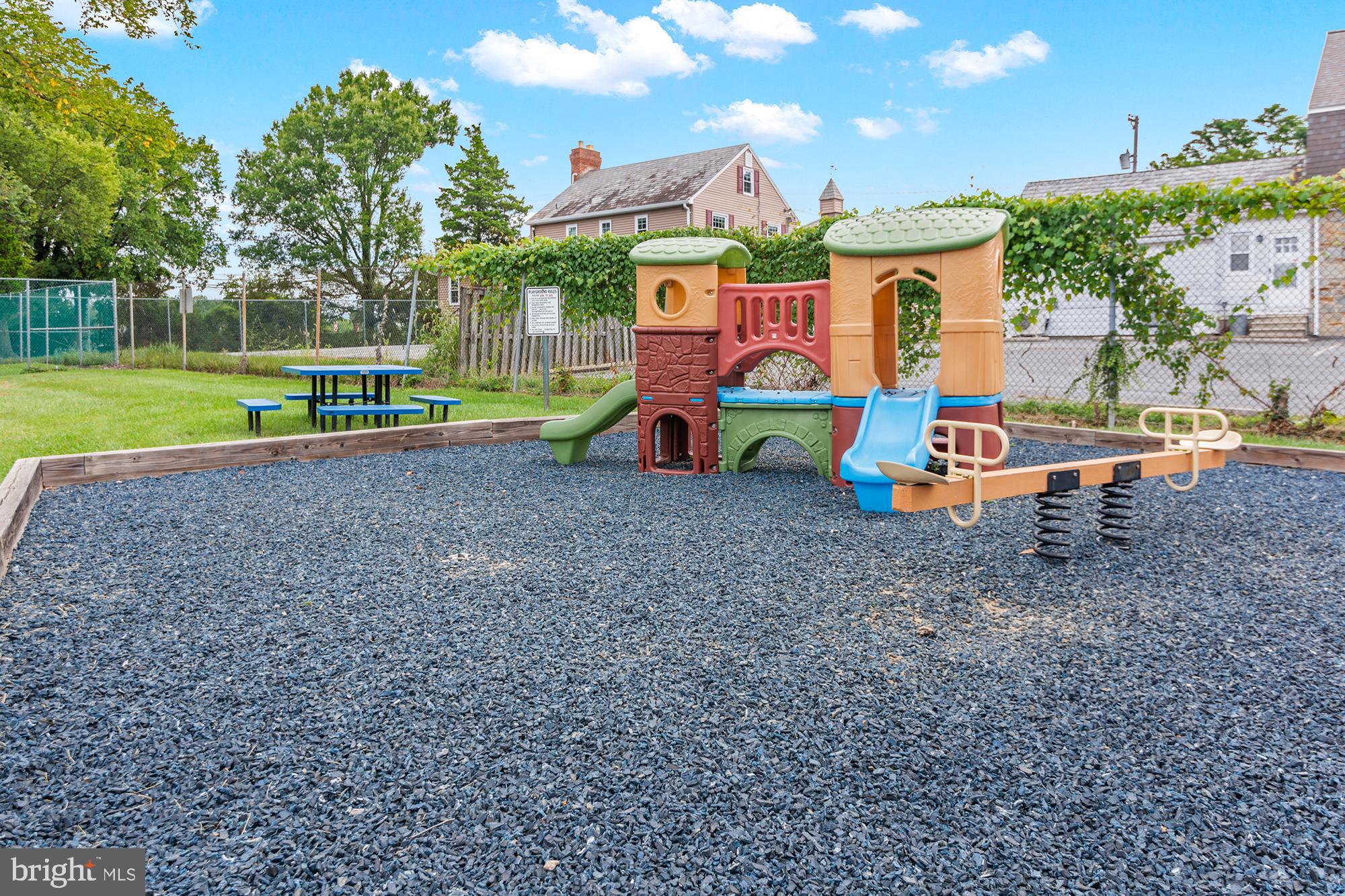 DULANEY TOWERS - Residential