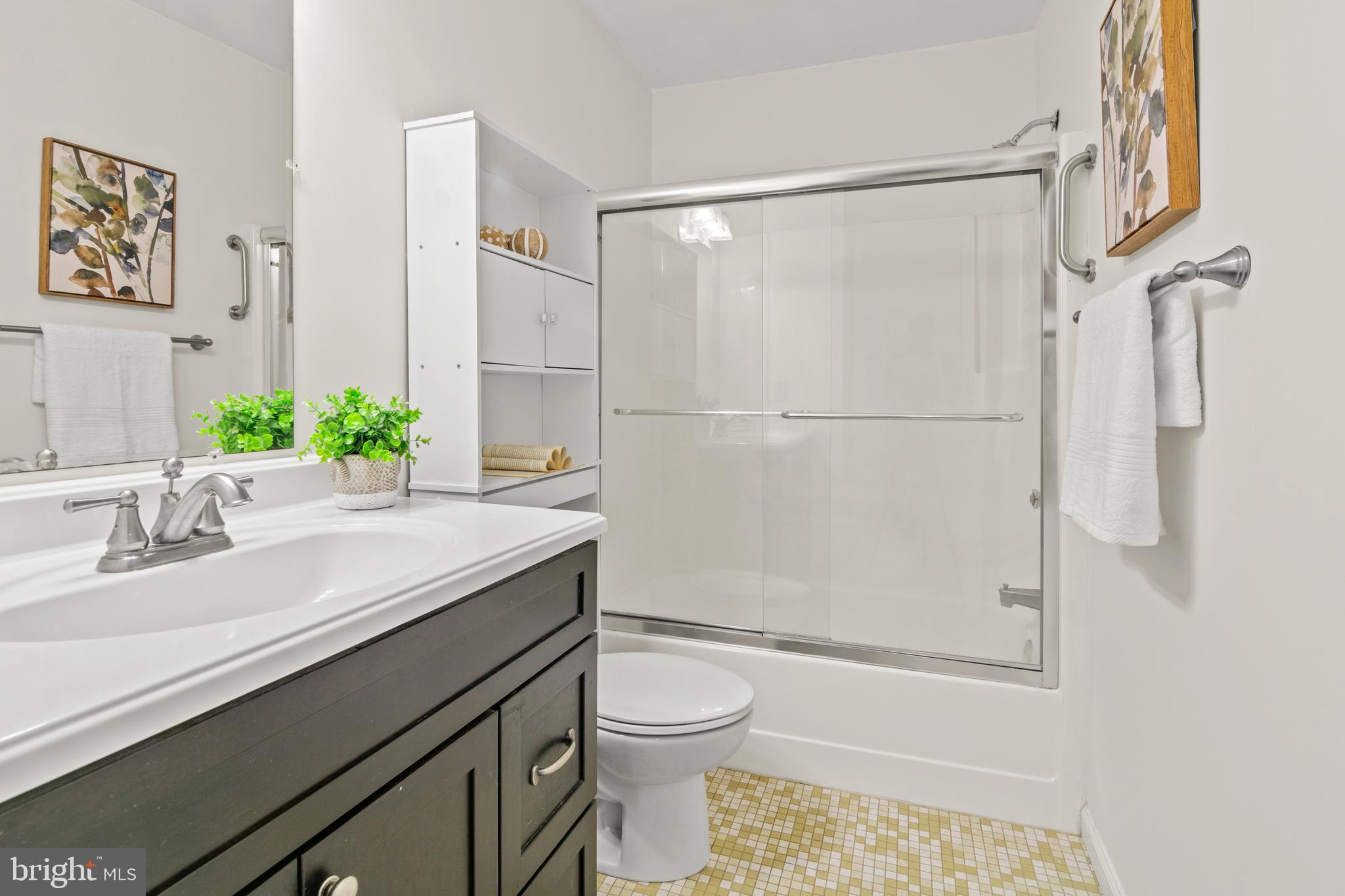 DULANEY TOWERS - Residential