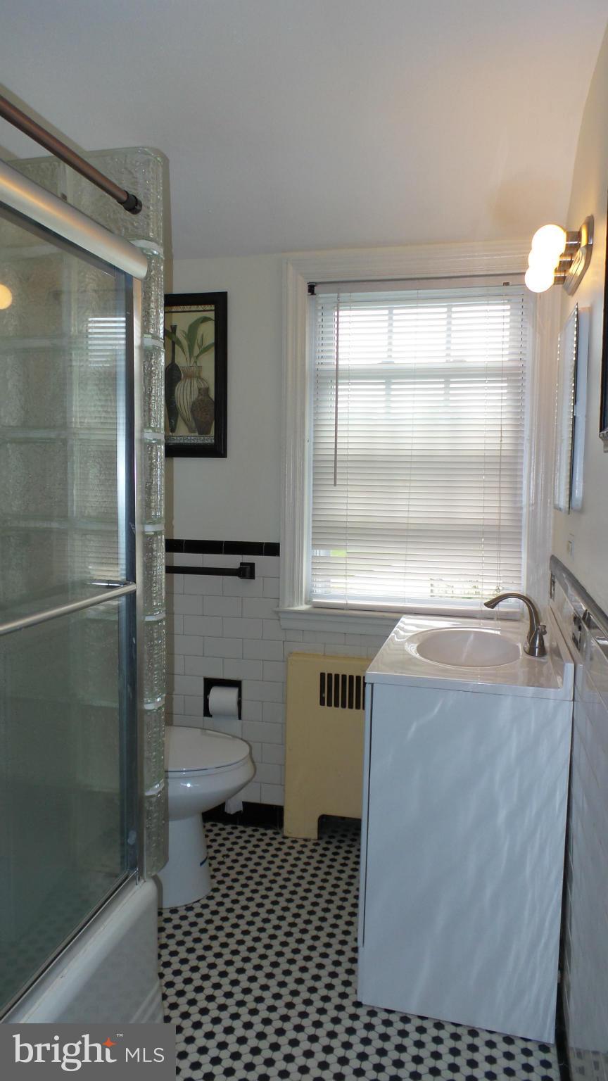 COLONIAL VILLAGE - Residential