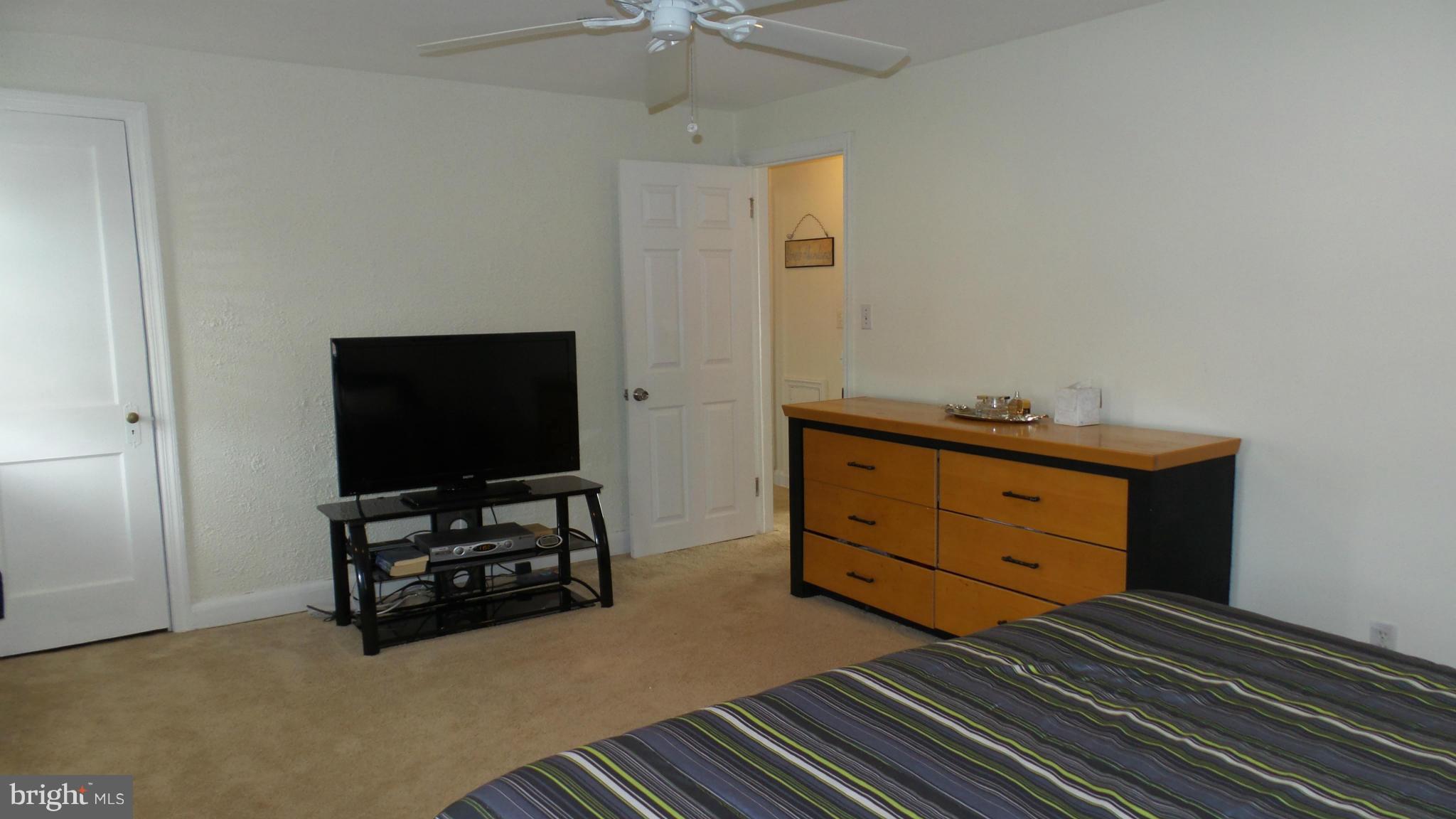 COLONIAL VILLAGE - Residential