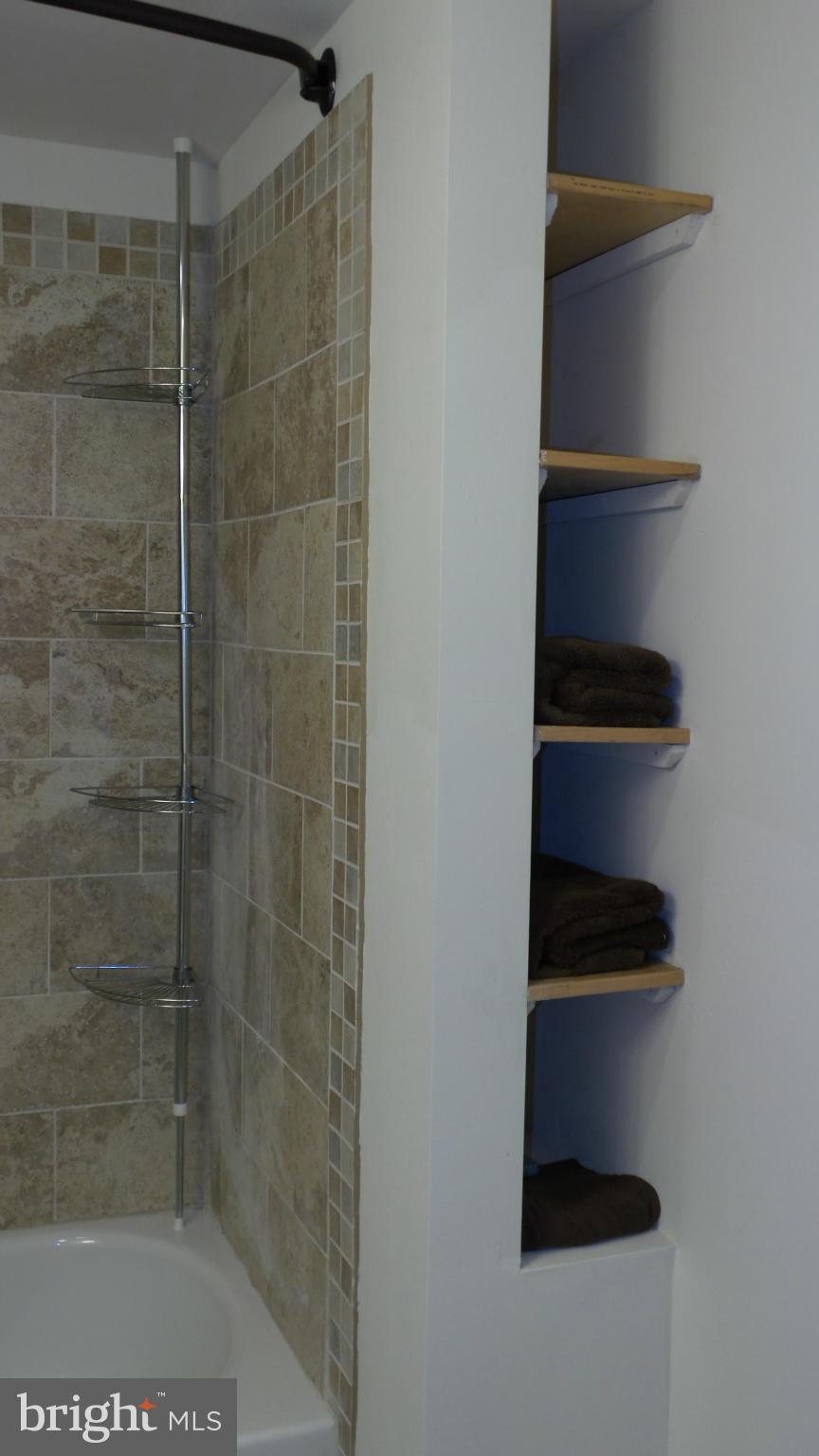 COLONIAL VILLAGE - Residential