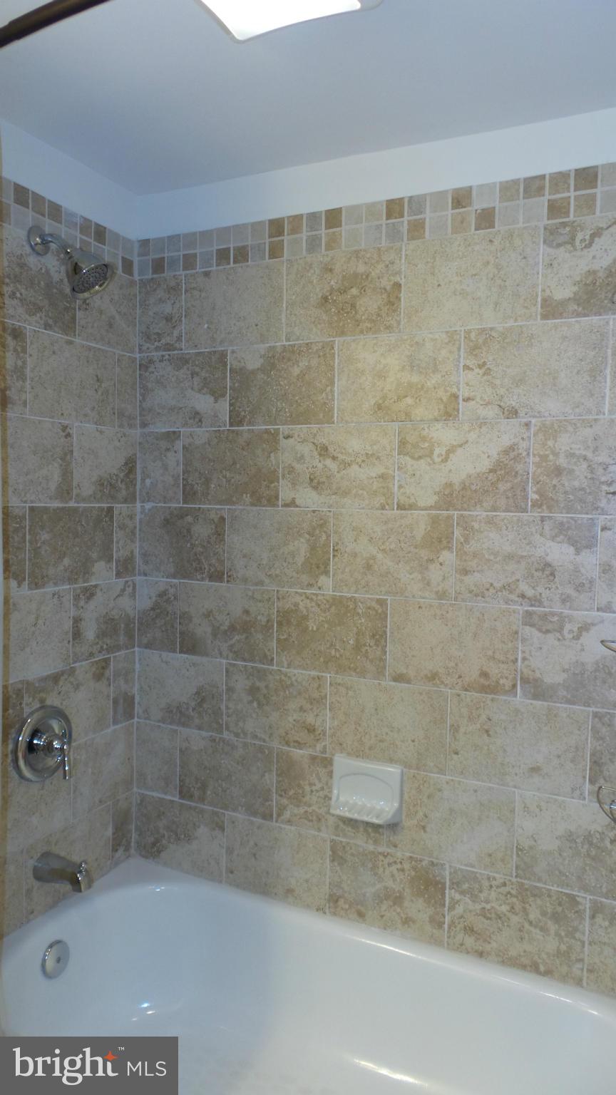 COLONIAL VILLAGE - Residential