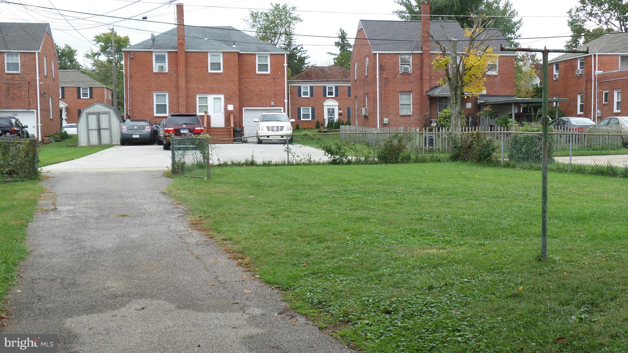 COLONIAL VILLAGE - Residential