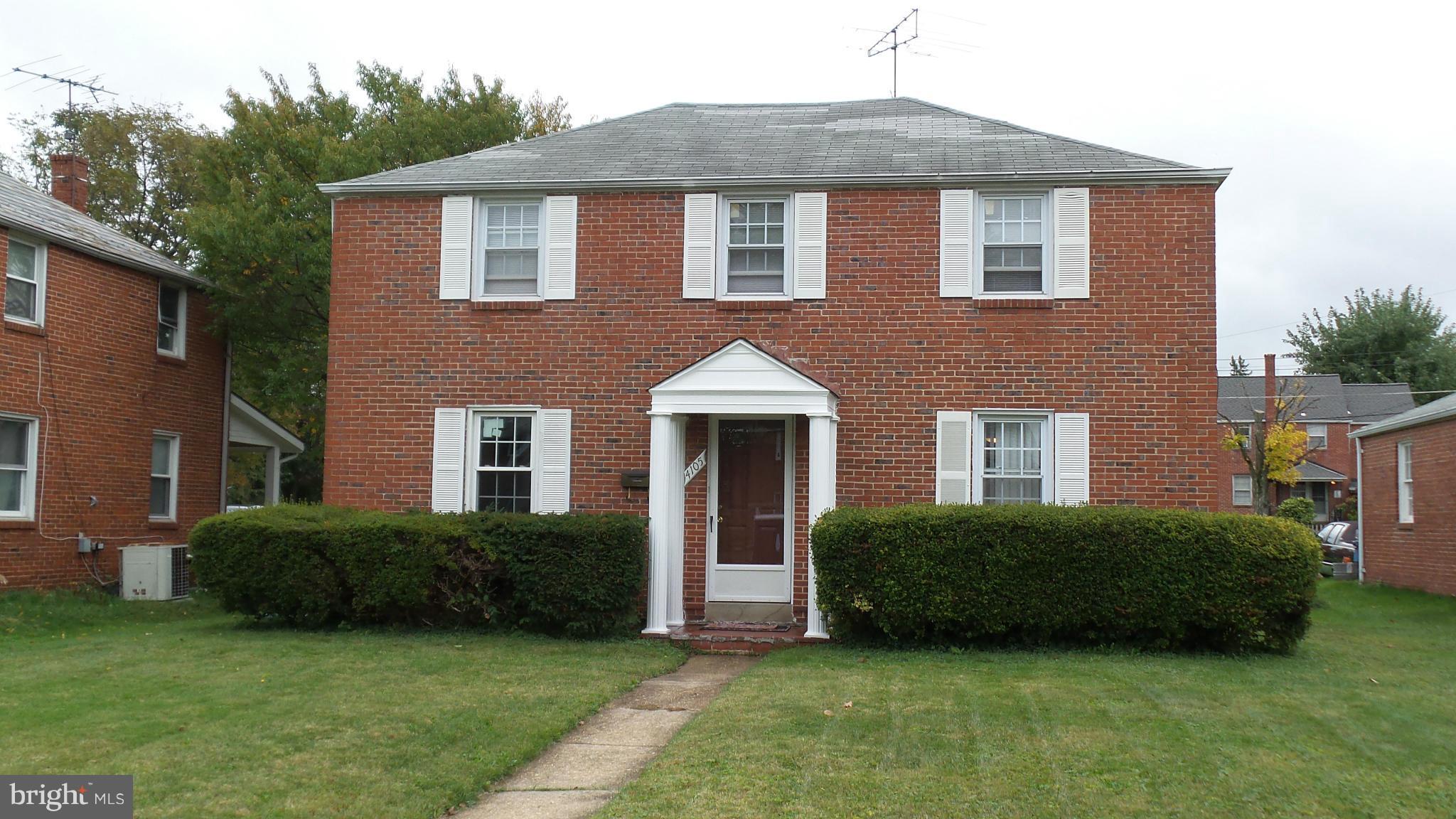 COLONIAL VILLAGE - Residential