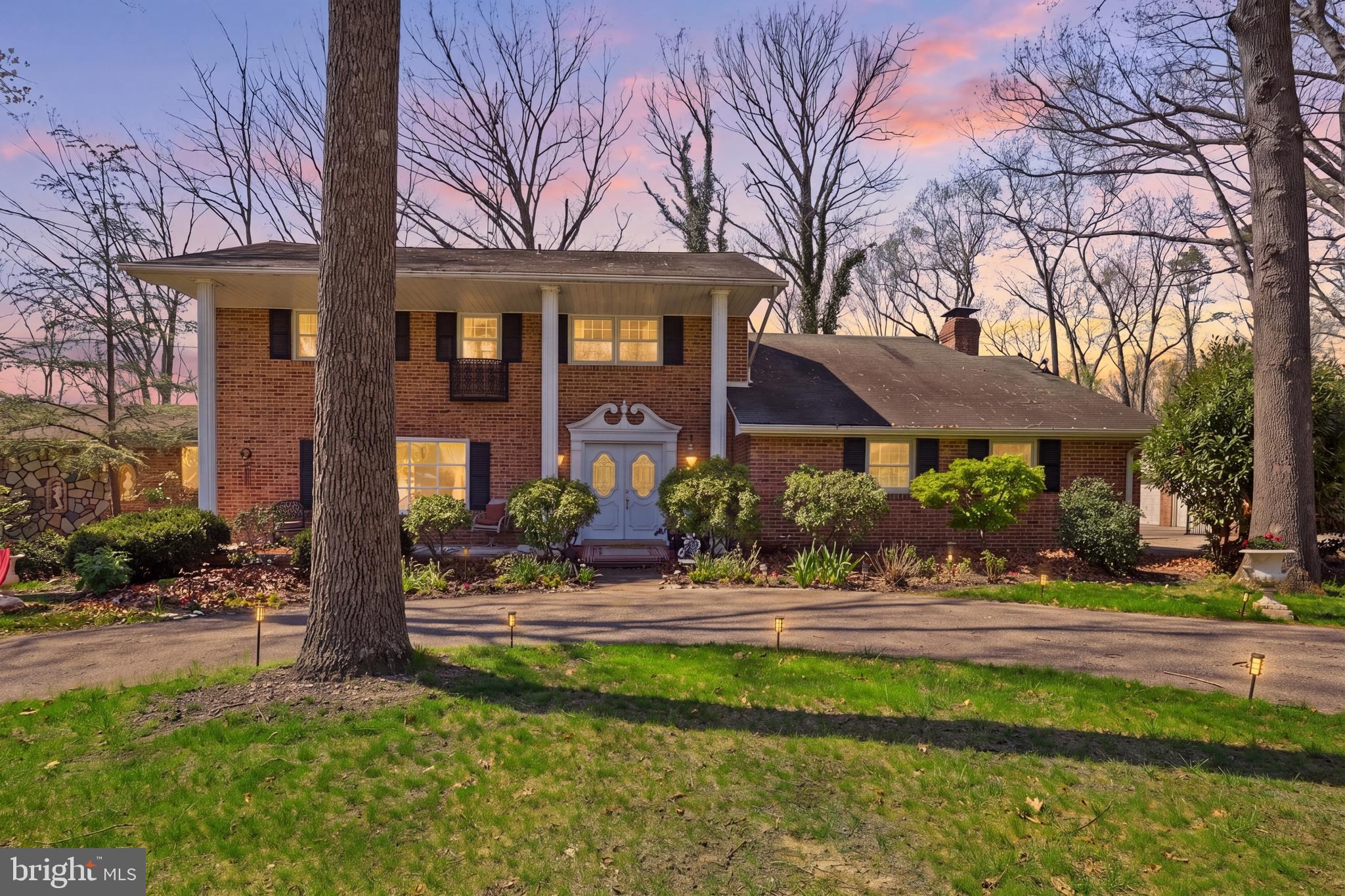 SHERWOOD FOREST - Residential