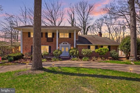 Photo of 4041 Robinhood Dr, YORK, PA 17408 (MLS # PAYK2101582)