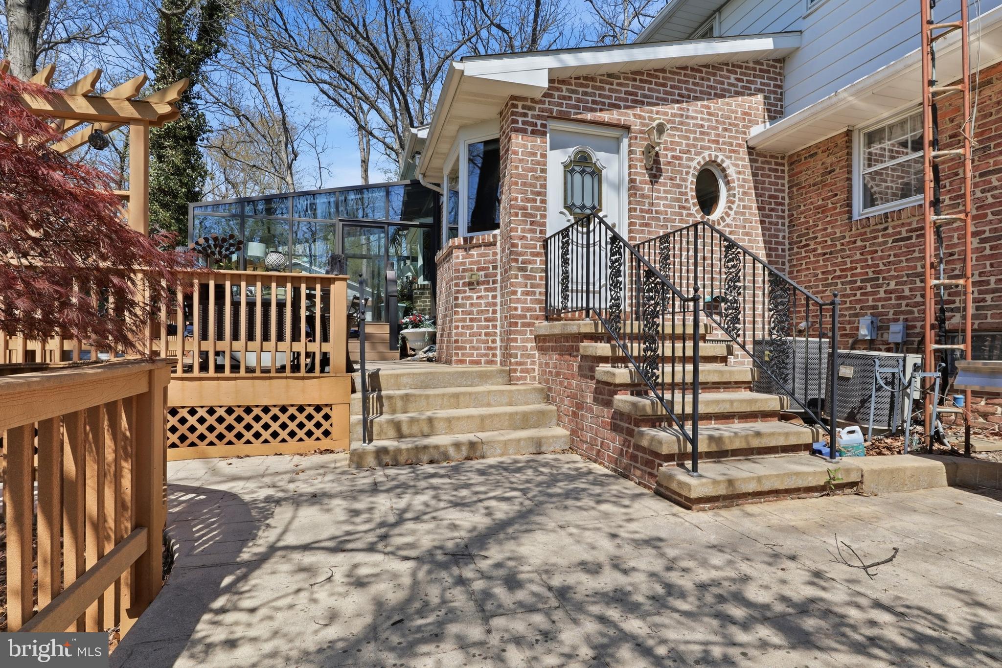 SHERWOOD FOREST - Residential