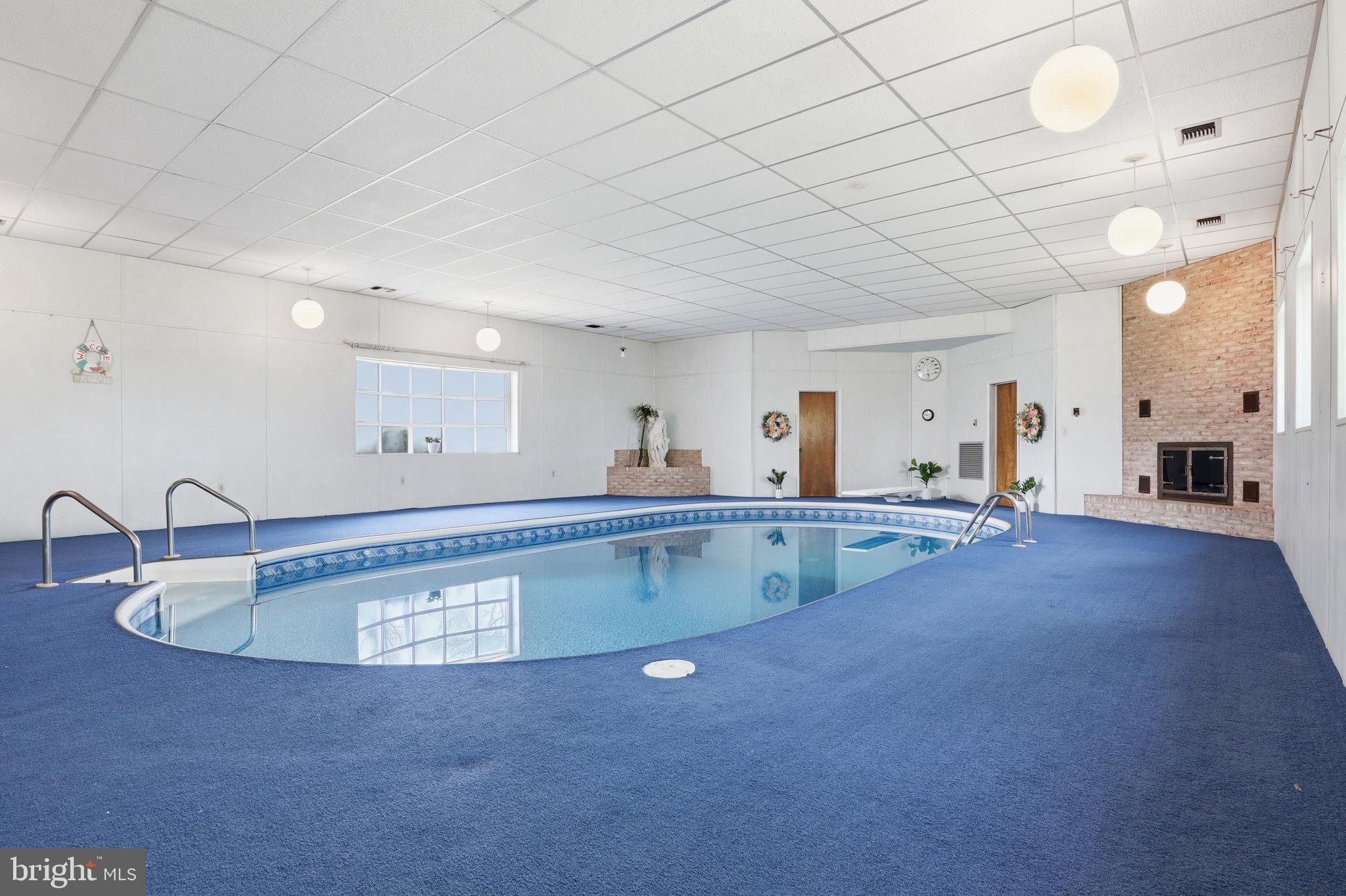 SHERWOOD FOREST - Residential