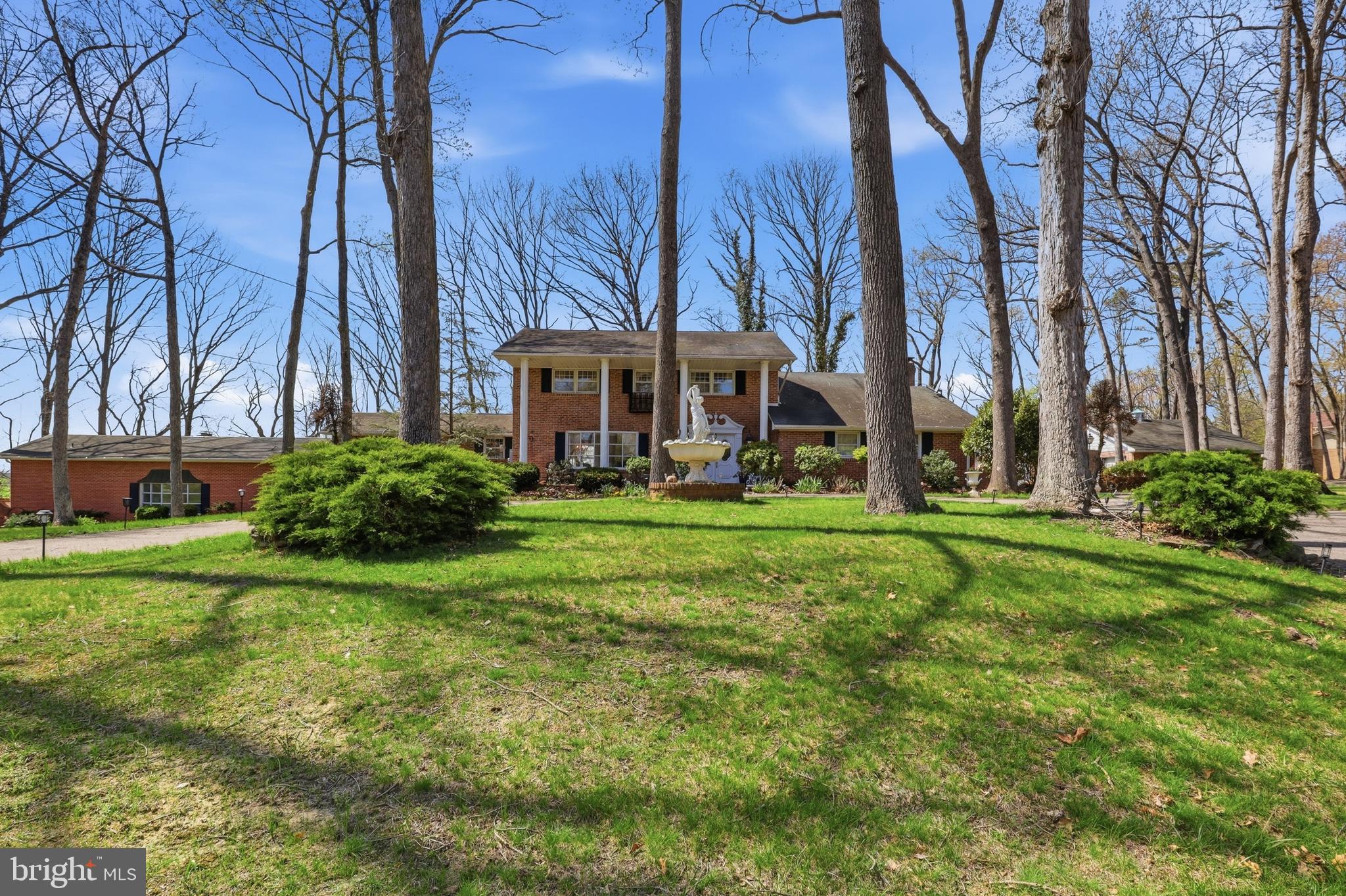 SHERWOOD FOREST - Residential