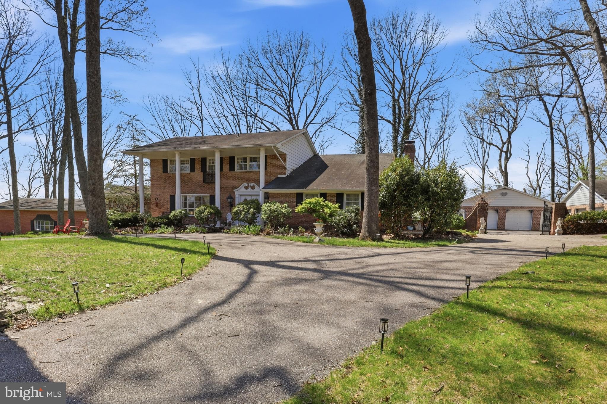 SHERWOOD FOREST - Residential