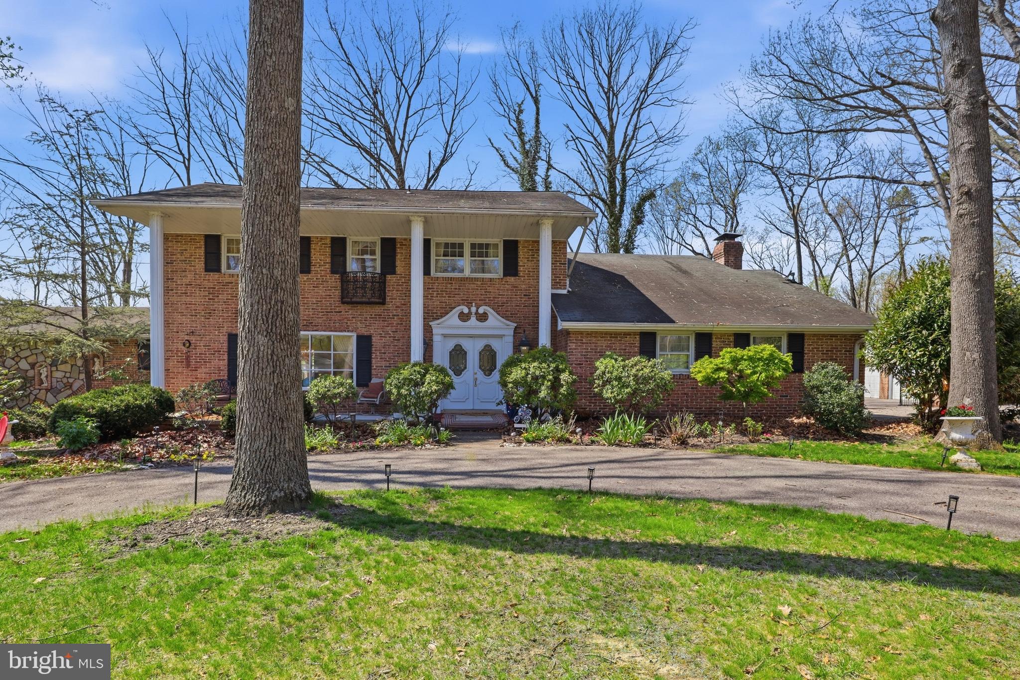 SHERWOOD FOREST - Residential