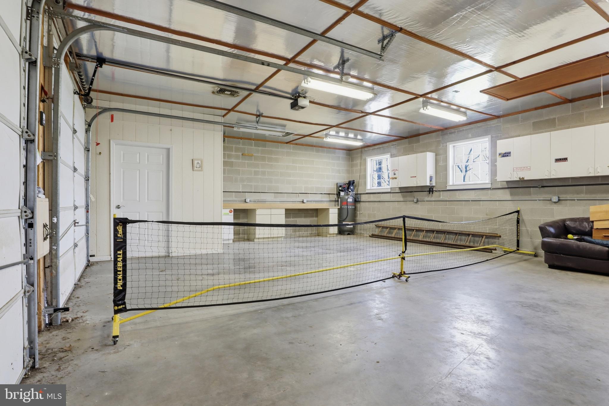 SHERWOOD FOREST - Residential